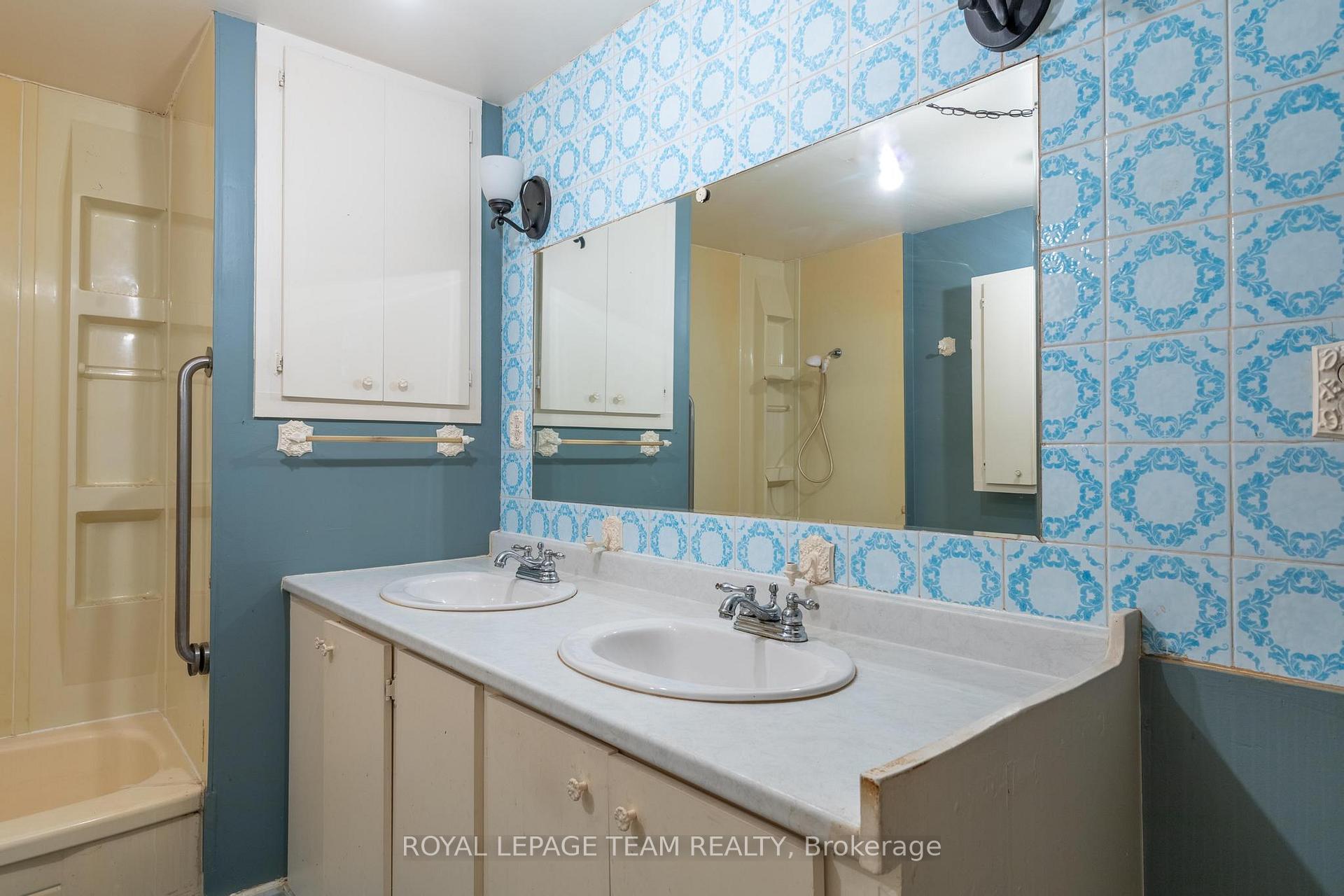 Photo 22 of 49 William Street E, Arnprior — HOMEH