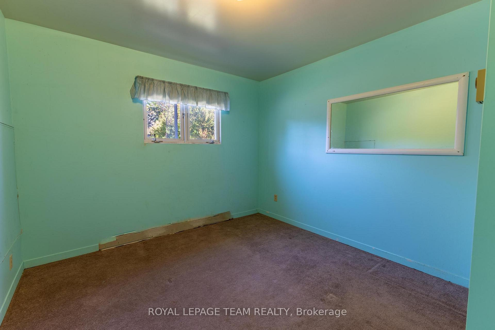 Photo 17 of 49 William Street E, Arnprior — HOMEH