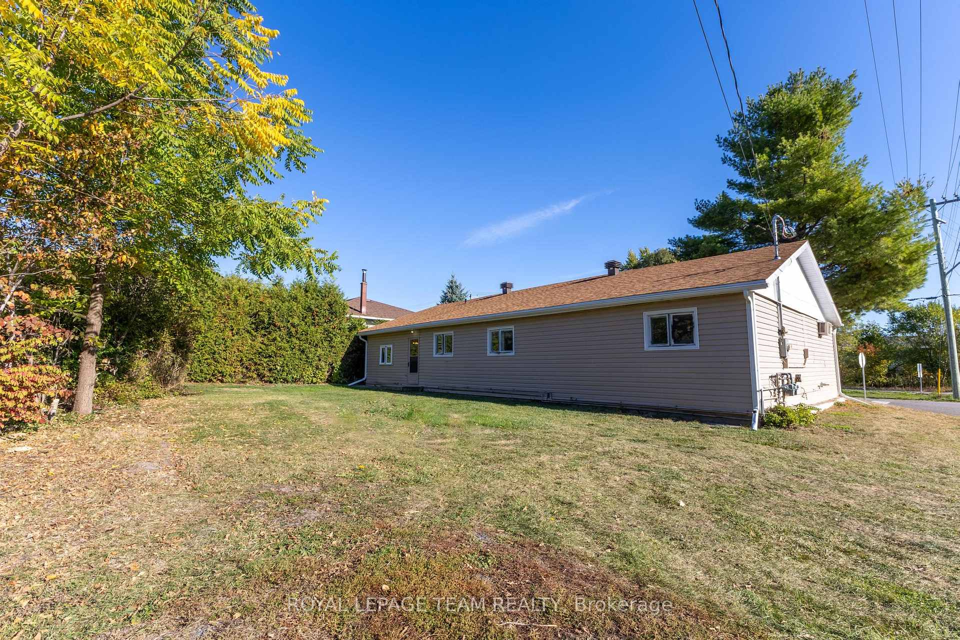 Photo 25 of 49 William Street E, Arnprior — HOMEH