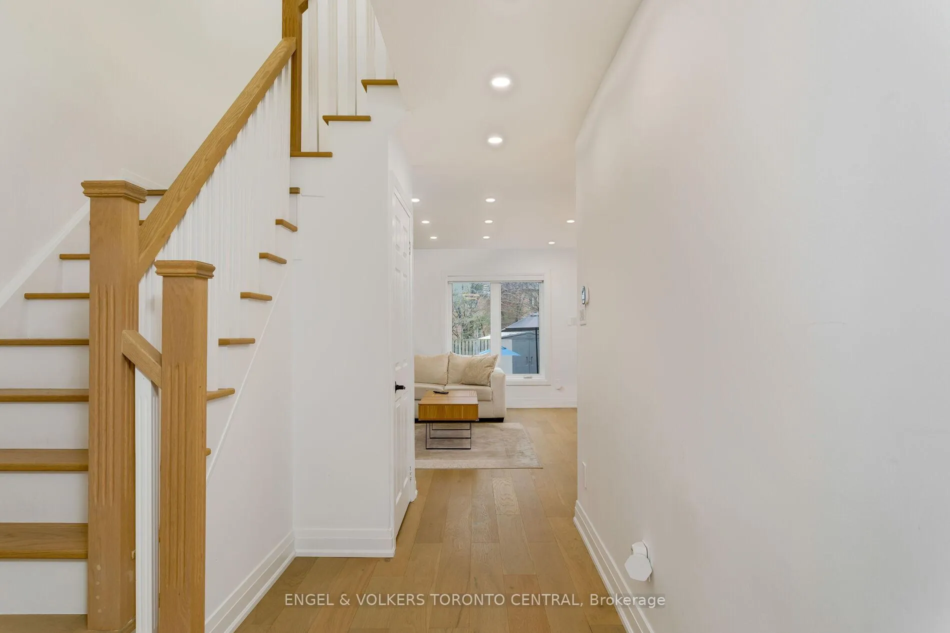 Photo 3 of 41 Gianmarco Way, Vaughan, Vellore Village — HOMEH