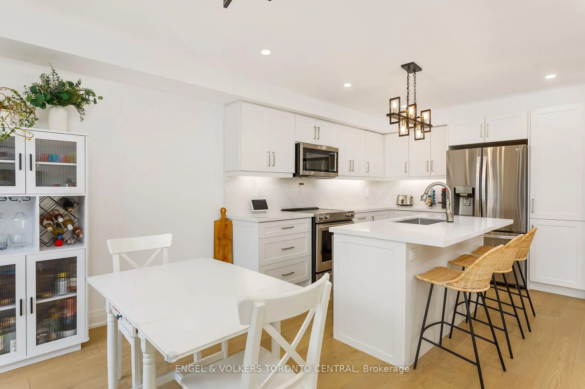 Photo 10 of 41 Gianmarco Way, Vaughan, Vellore Village — HOMEH