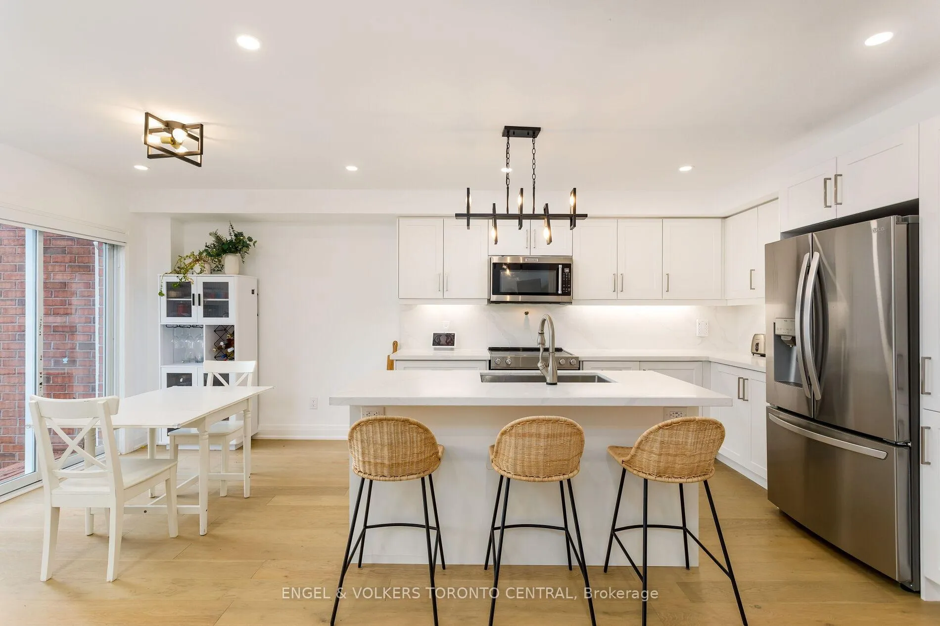 Photo 11 of 41 Gianmarco Way, Vaughan, Vellore Village — HOMEH
