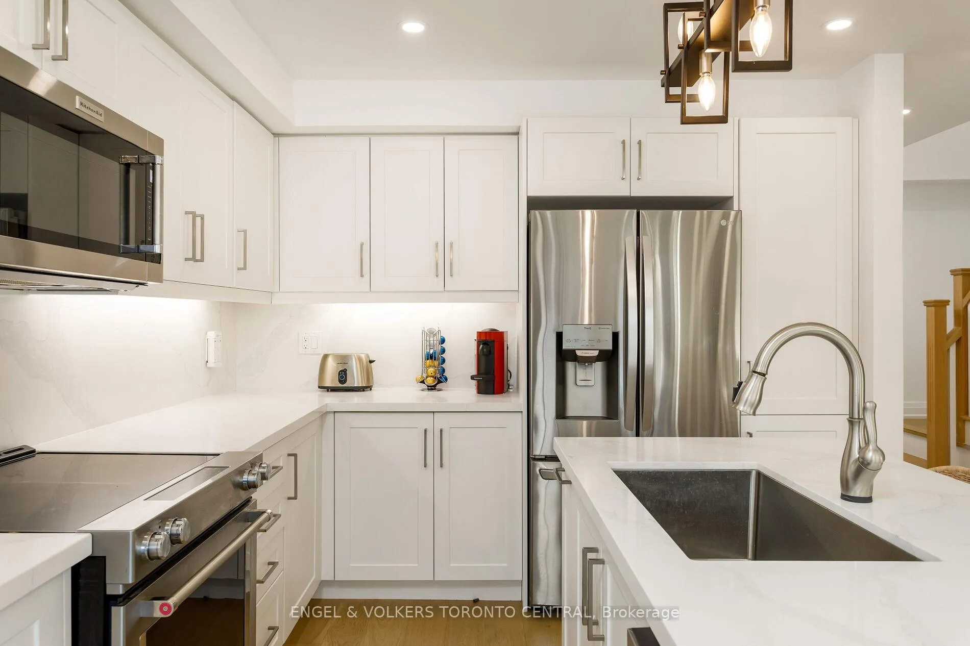Photo 12 of 41 Gianmarco Way, Vaughan, Vellore Village — HOMEH