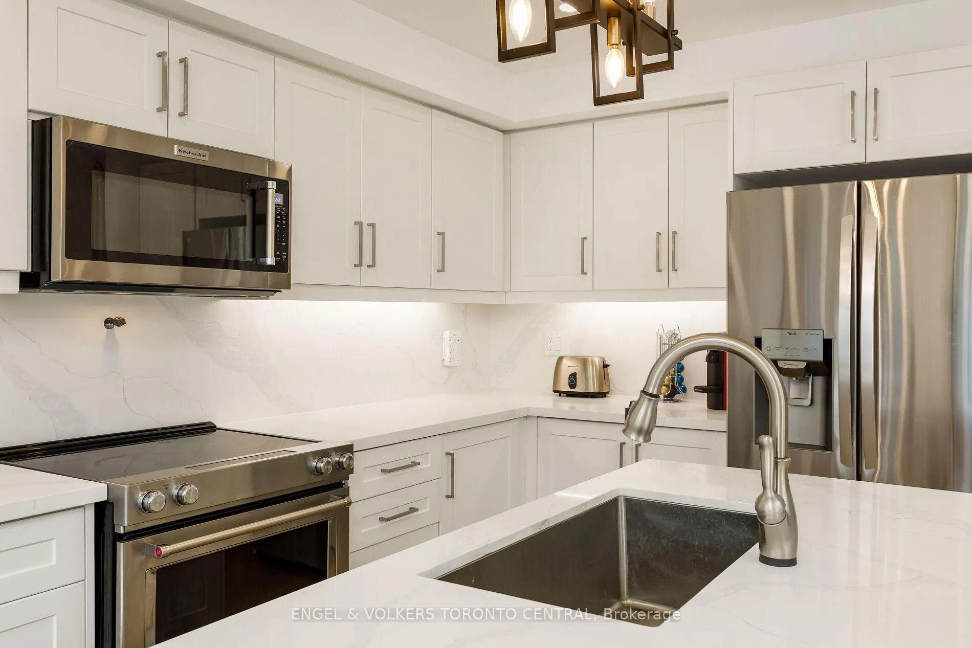 Photo 13 of 41 Gianmarco Way, Vaughan, Vellore Village — HOMEH
