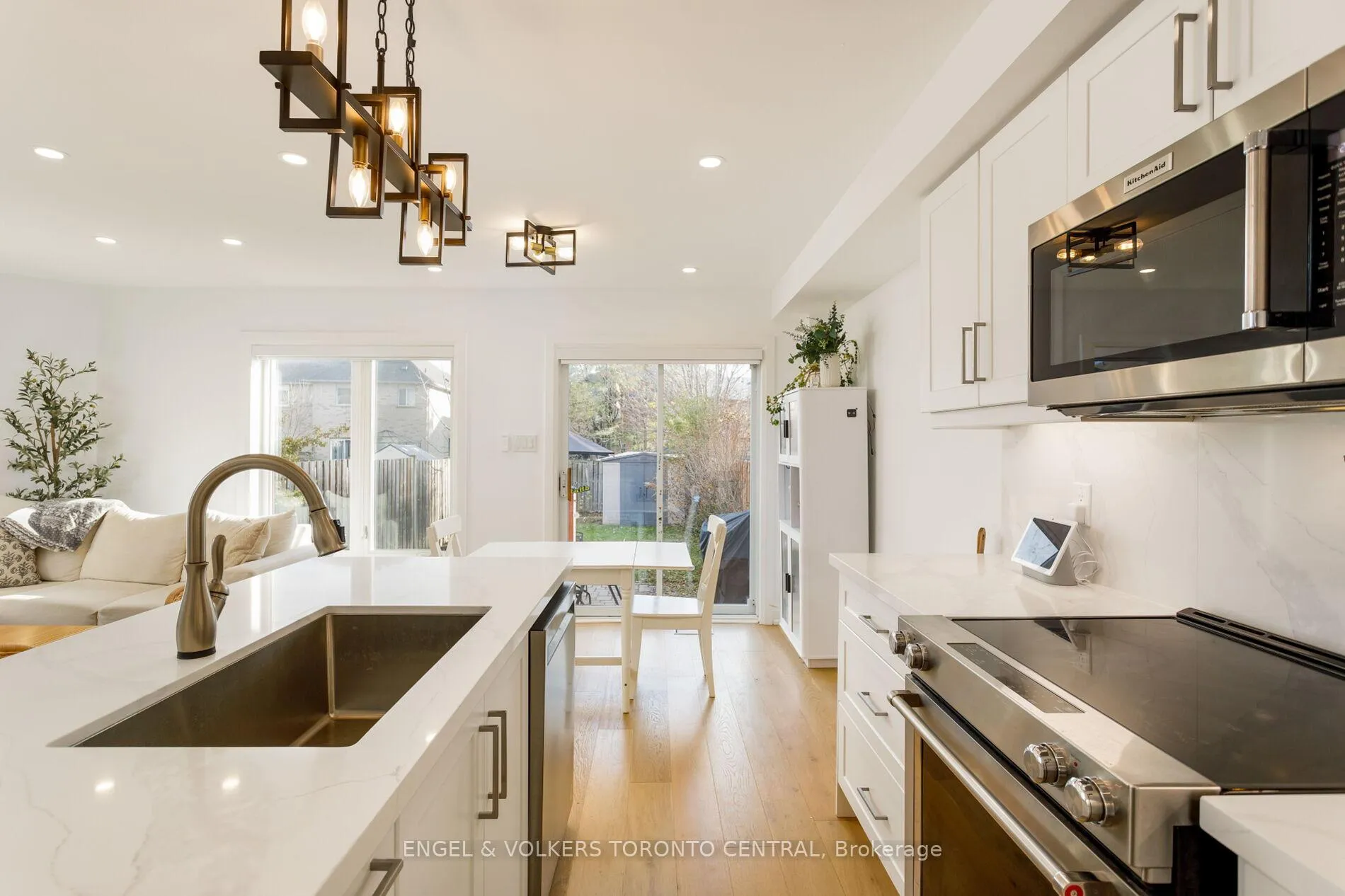 Photo 14 of 41 Gianmarco Way, Vaughan, Vellore Village — HOMEH