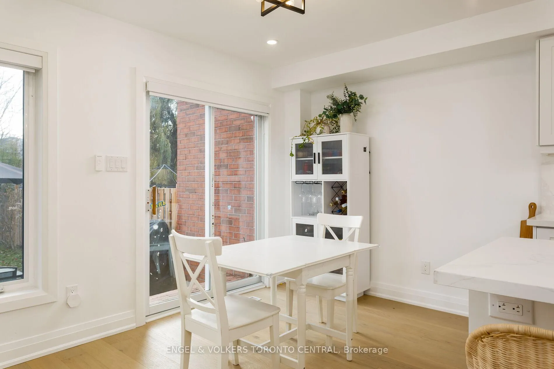 Photo 15 of 41 Gianmarco Way, Vaughan, Vellore Village — HOMEH