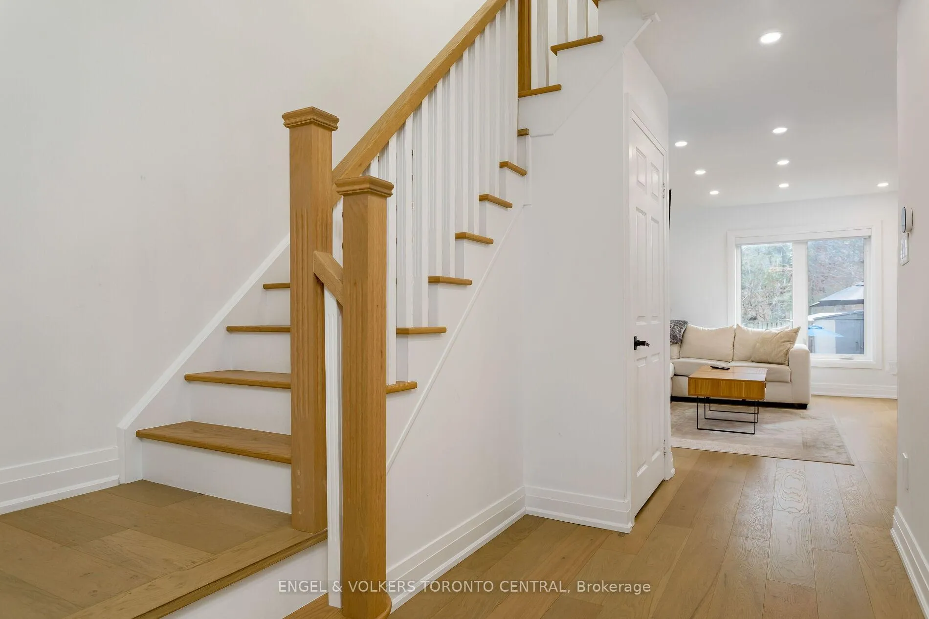 Photo 17 of 41 Gianmarco Way, Vaughan, Vellore Village — HOMEH