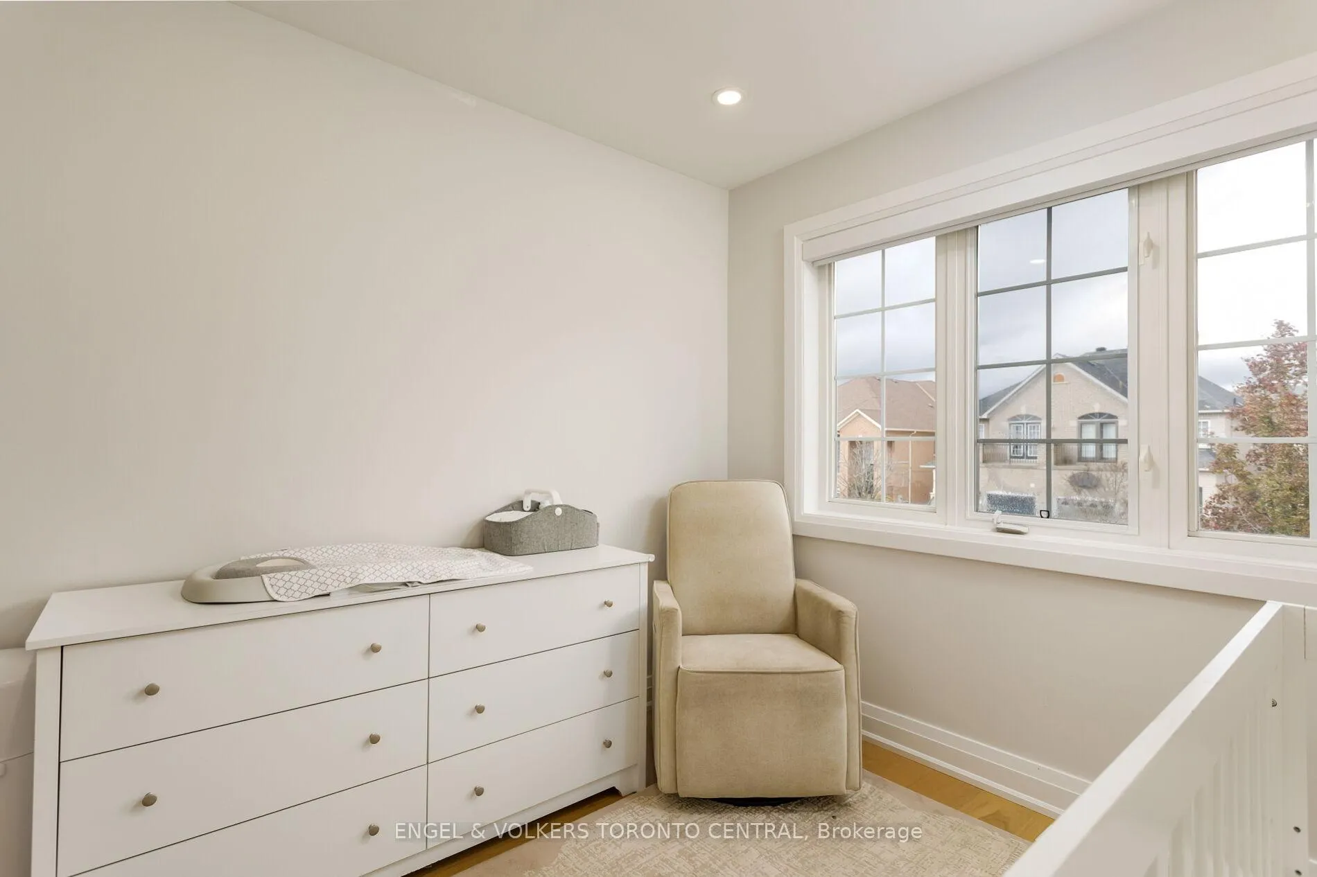 Photo 20 of 41 Gianmarco Way, Vaughan, Vellore Village — HOMEH