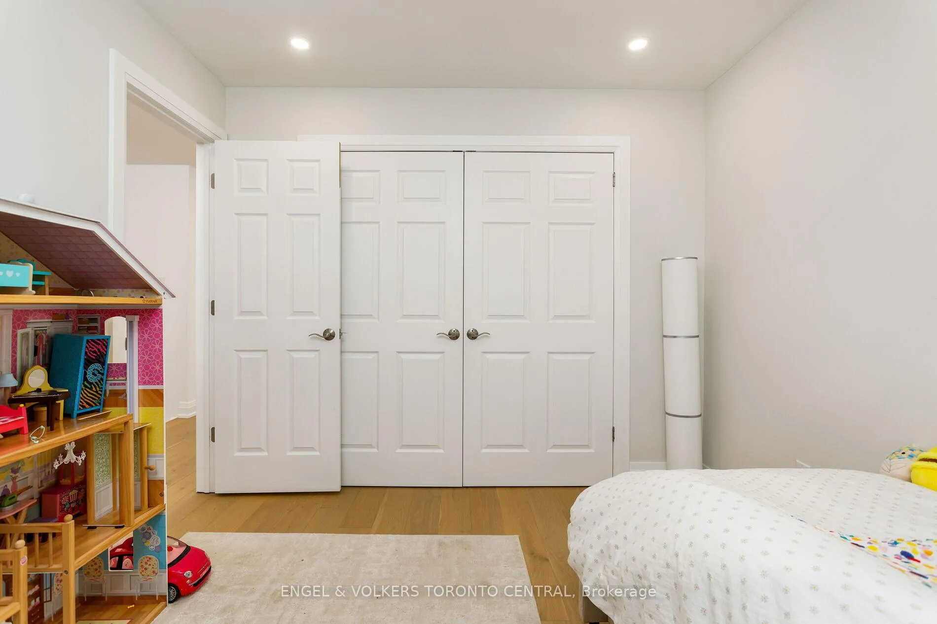 Photo 22 of 41 Gianmarco Way, Vaughan, Vellore Village — HOMEH