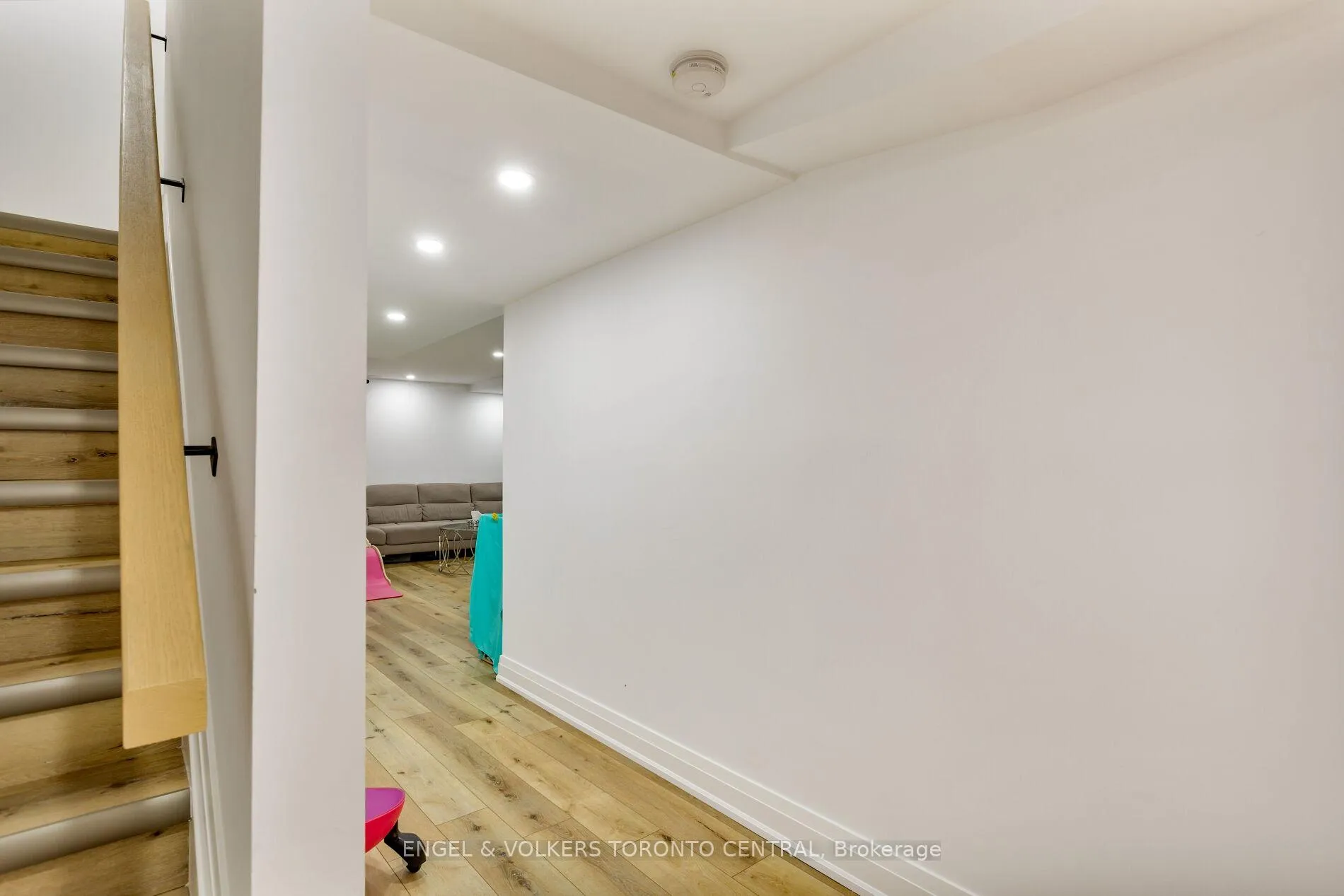 Photo 30 of 41 Gianmarco Way, Vaughan, Vellore Village — HOMEH