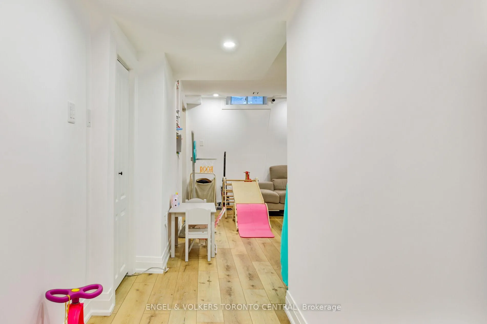 Photo 31 of 41 Gianmarco Way, Vaughan, Vellore Village — HOMEH