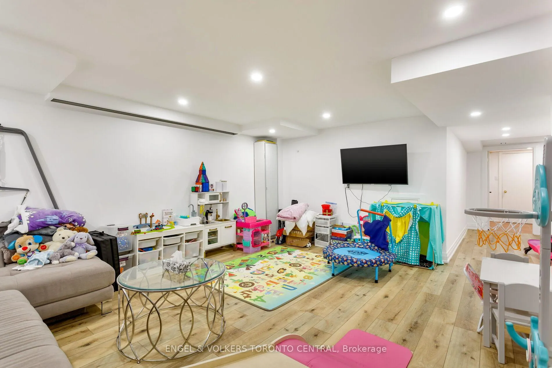 Photo 35 of 41 Gianmarco Way, Vaughan, Vellore Village — HOMEH