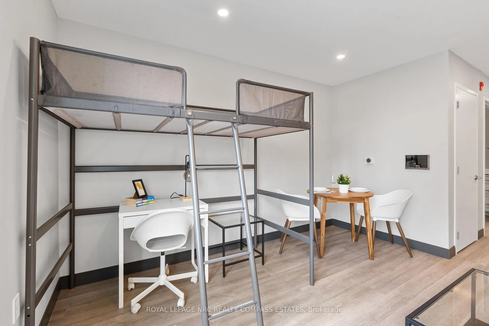 Photo 3 of Unit 421, 695 Niagara Street, Welland, N. Welland — HOMEH