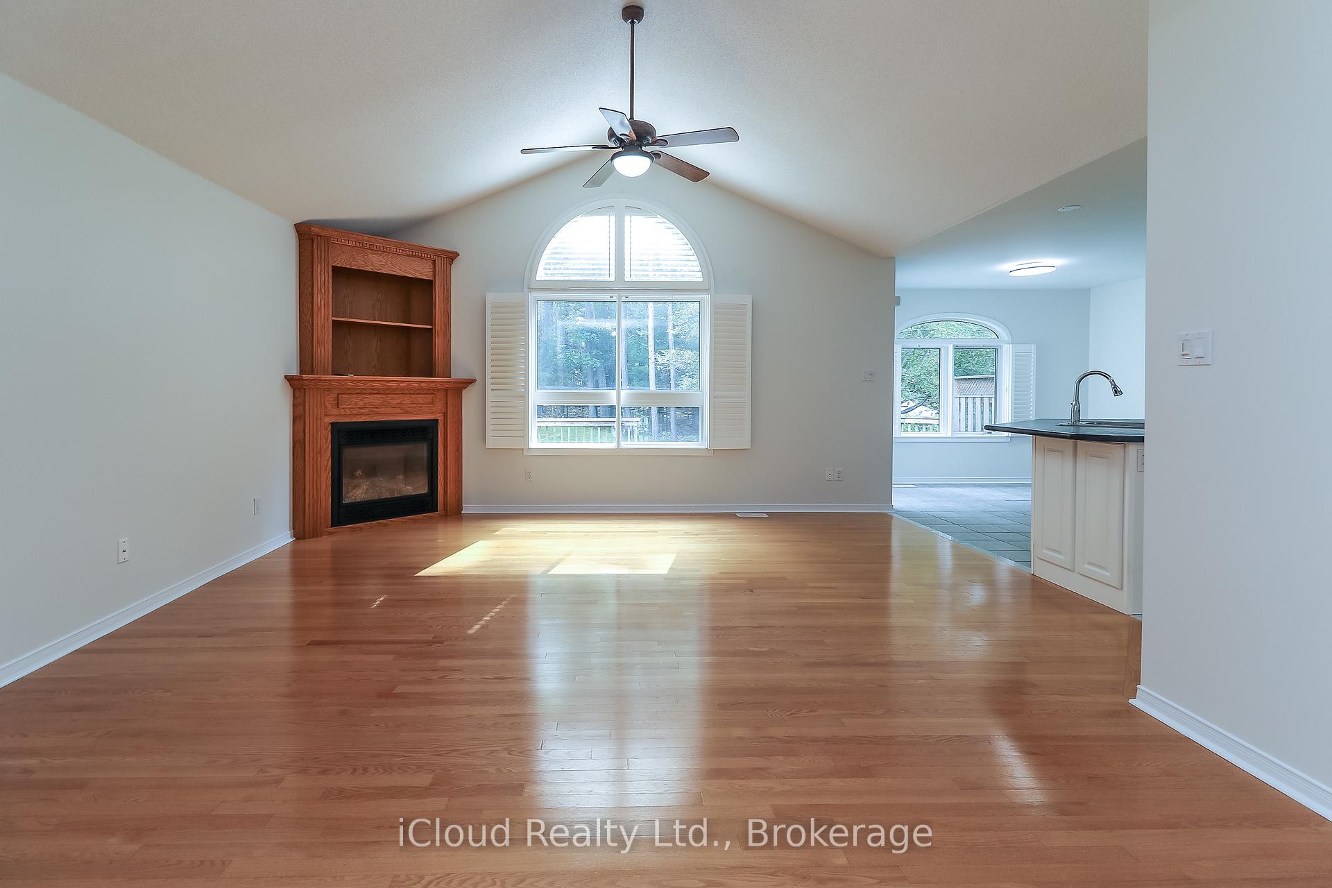 Photo 10 of 154 Royal Beech Drive, Wasaga Beach — HOMEH