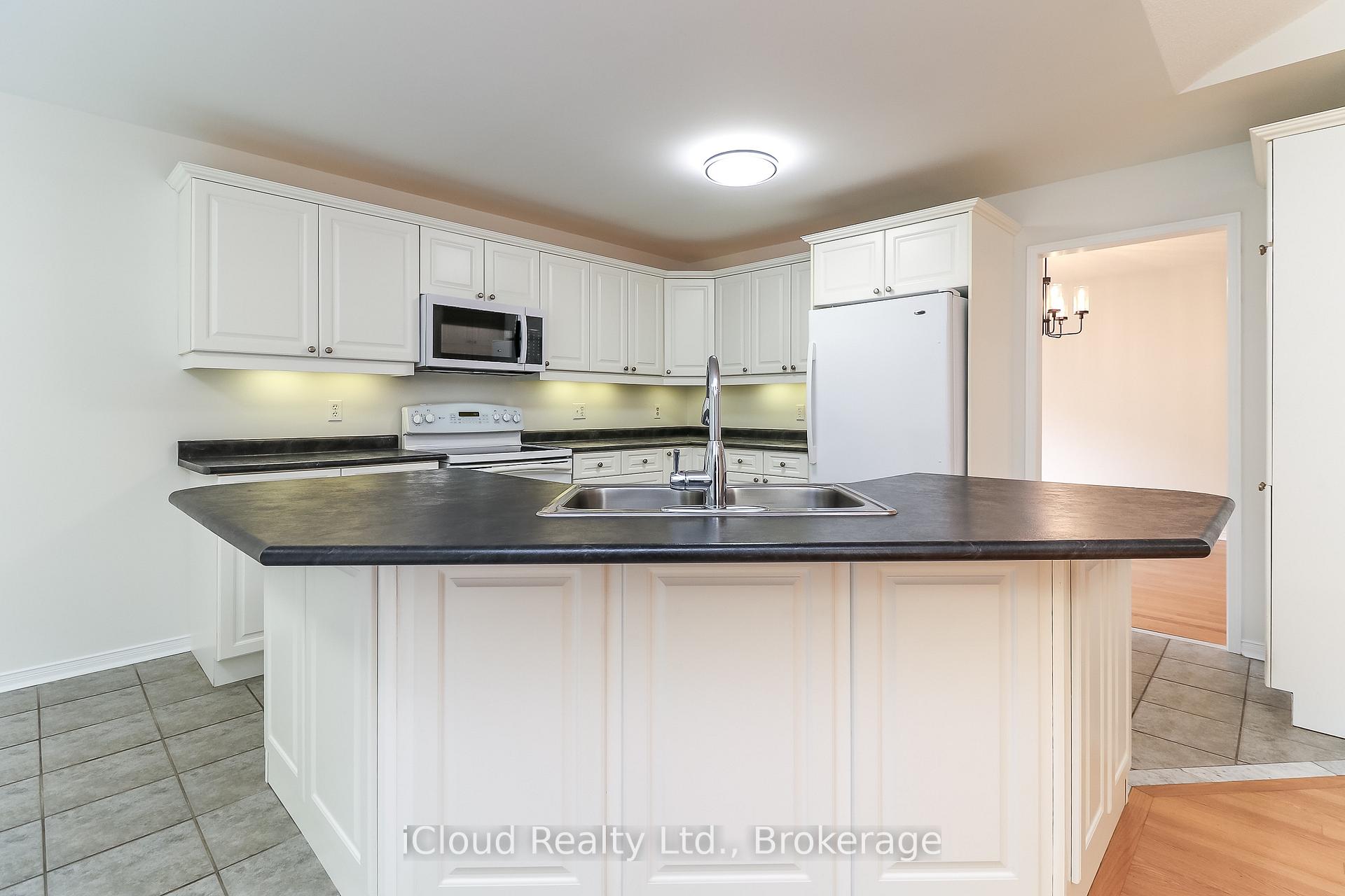 Photo 18 of 154 Royal Beech Drive, Wasaga Beach — HOMEH