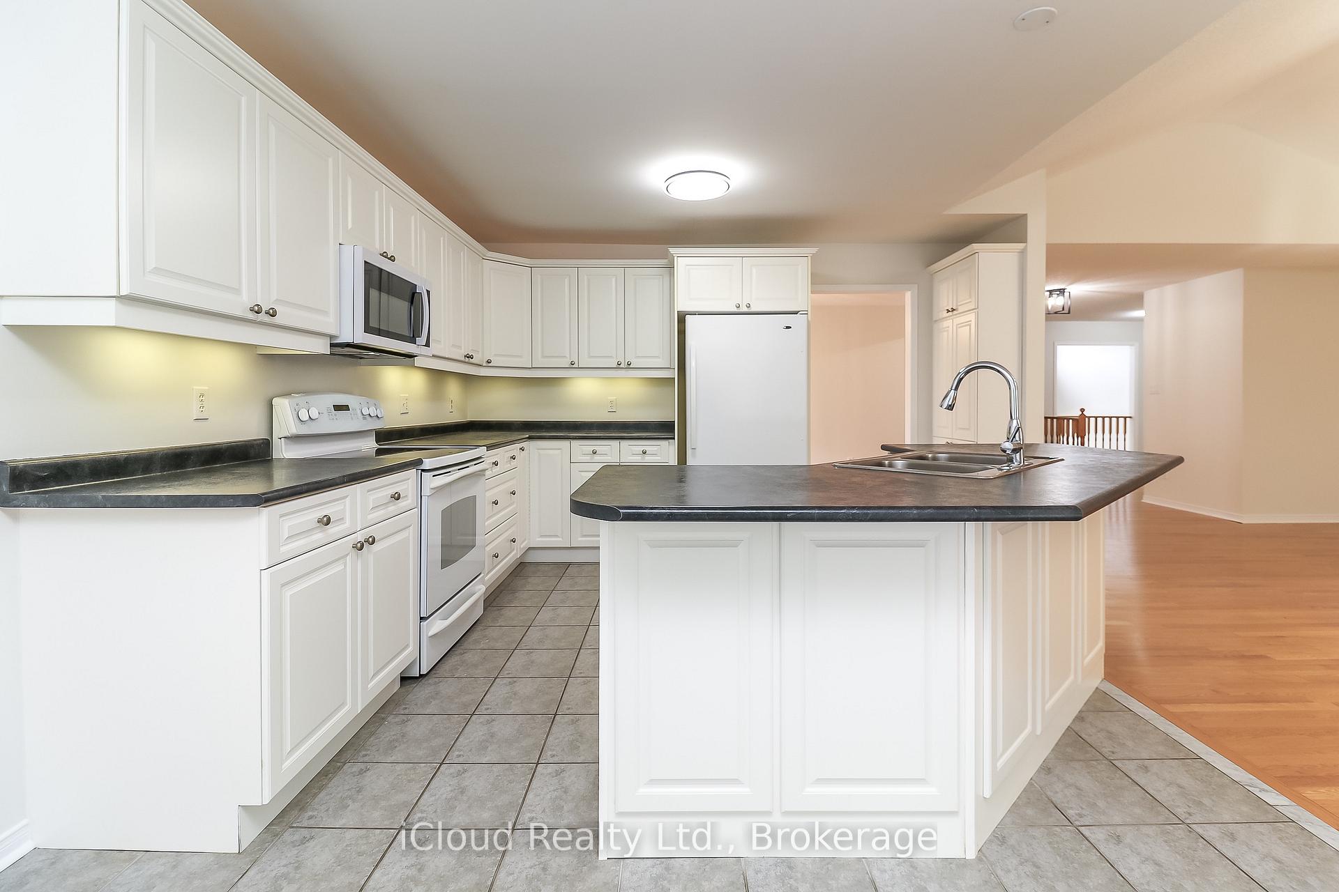 Photo 19 of 154 Royal Beech Drive, Wasaga Beach — HOMEH