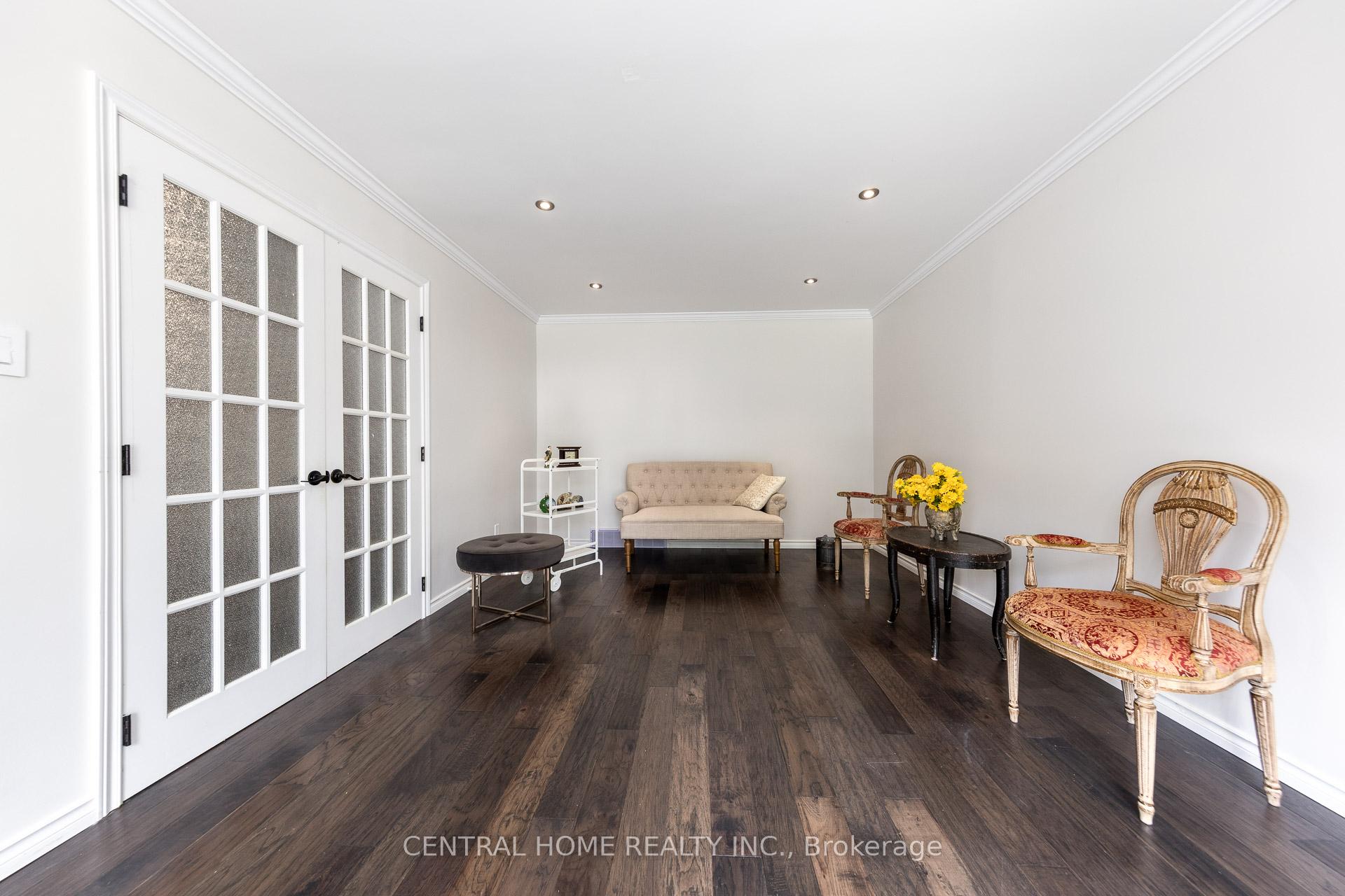 Photo 6 of 435 Stillmeadow Circle, Waterloo — HOMEH