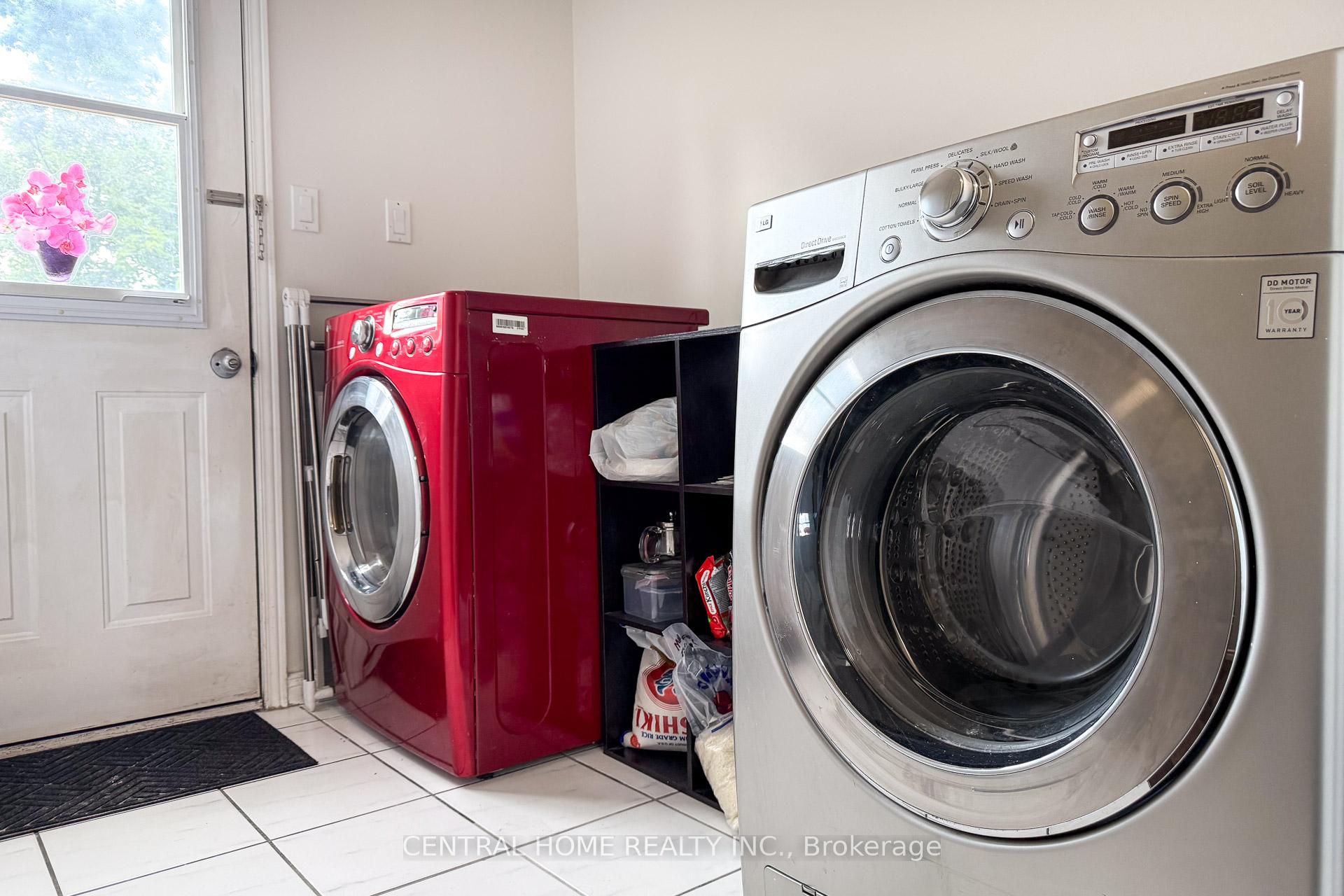 Photo 12 of 435 Stillmeadow Circle, Waterloo — HOMEH