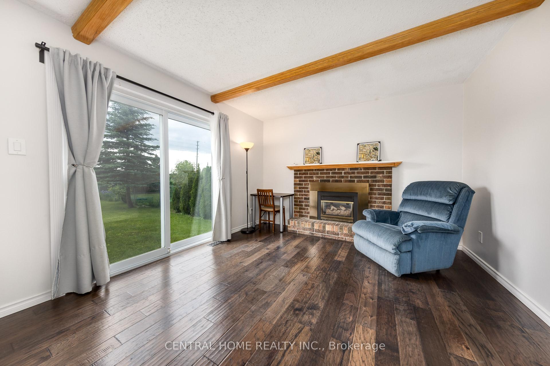 Photo 13 of 435 Stillmeadow Circle, Waterloo — HOMEH
