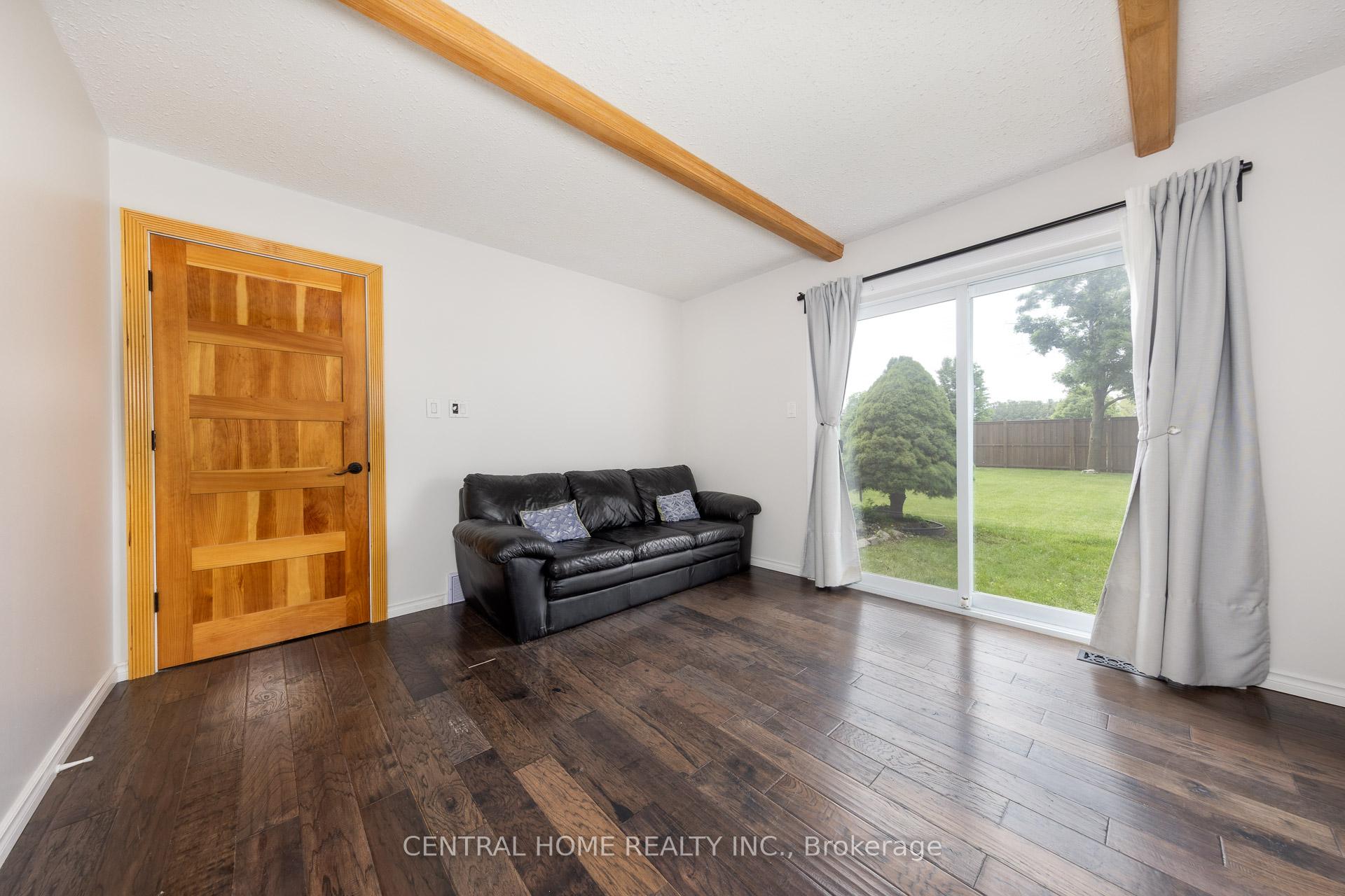 Photo 14 of 435 Stillmeadow Circle, Waterloo — HOMEH