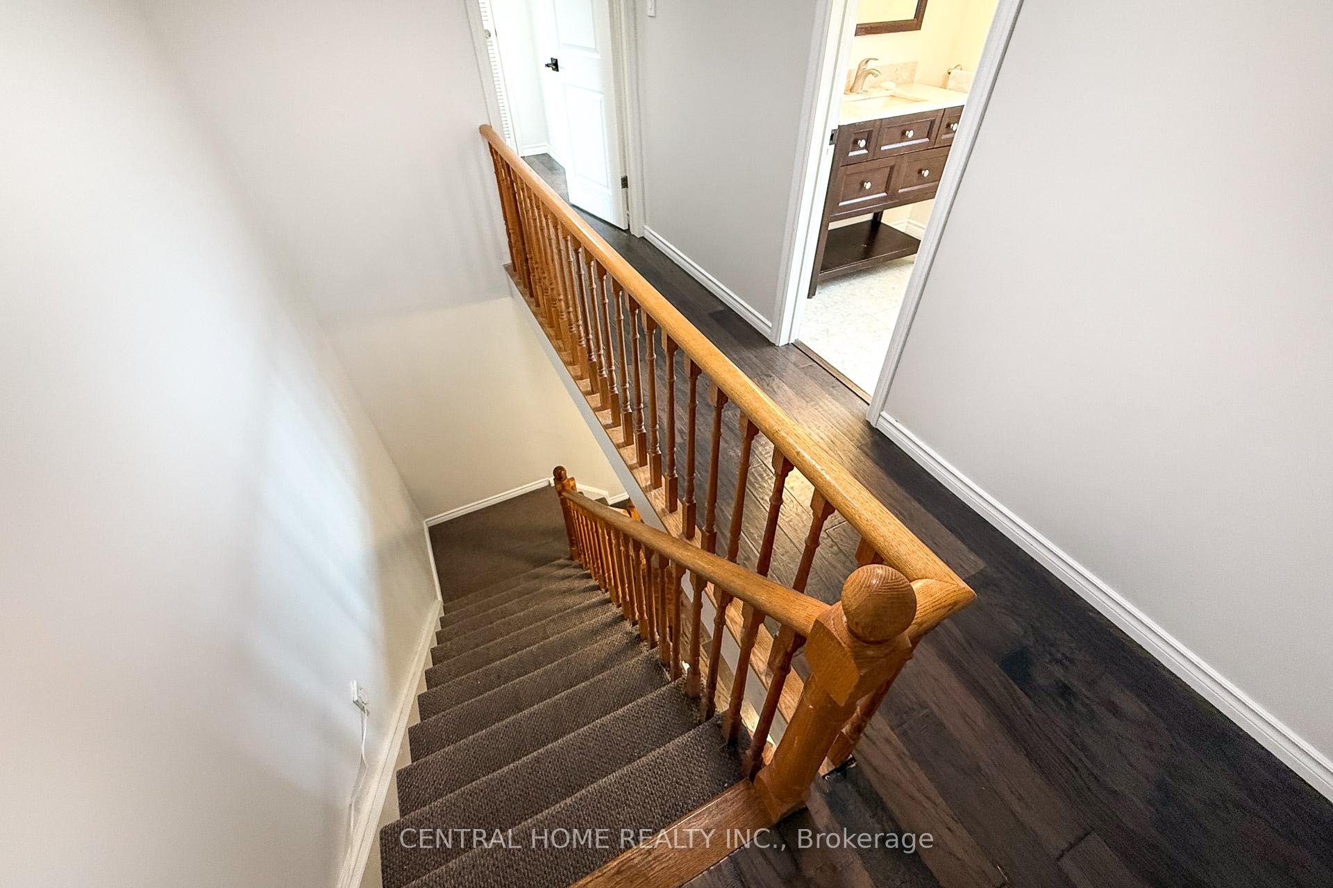 Photo 17 of 435 Stillmeadow Circle, Waterloo — HOMEH