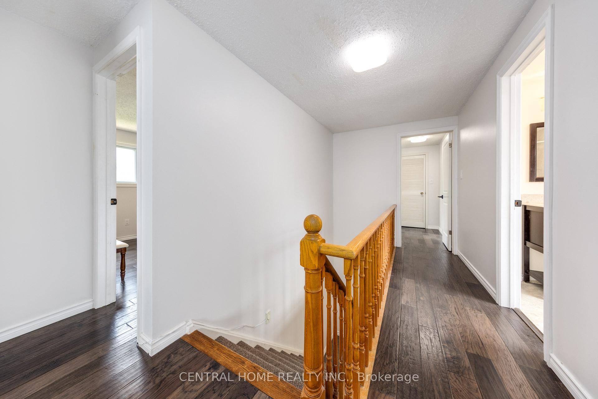 Photo 18 of 435 Stillmeadow Circle, Waterloo — HOMEH