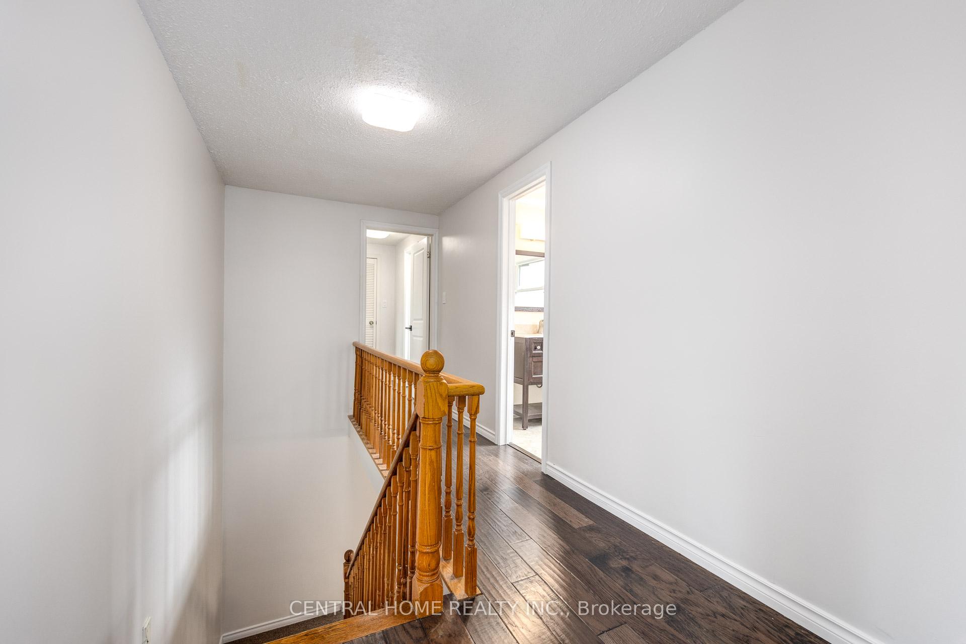 Photo 19 of 435 Stillmeadow Circle, Waterloo — HOMEH