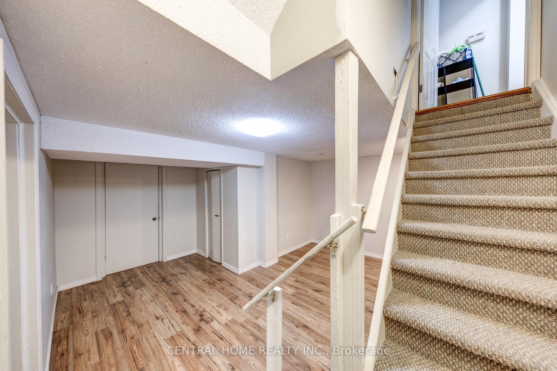 Photo 28 of 435 Stillmeadow Circle, Waterloo — HOMEH