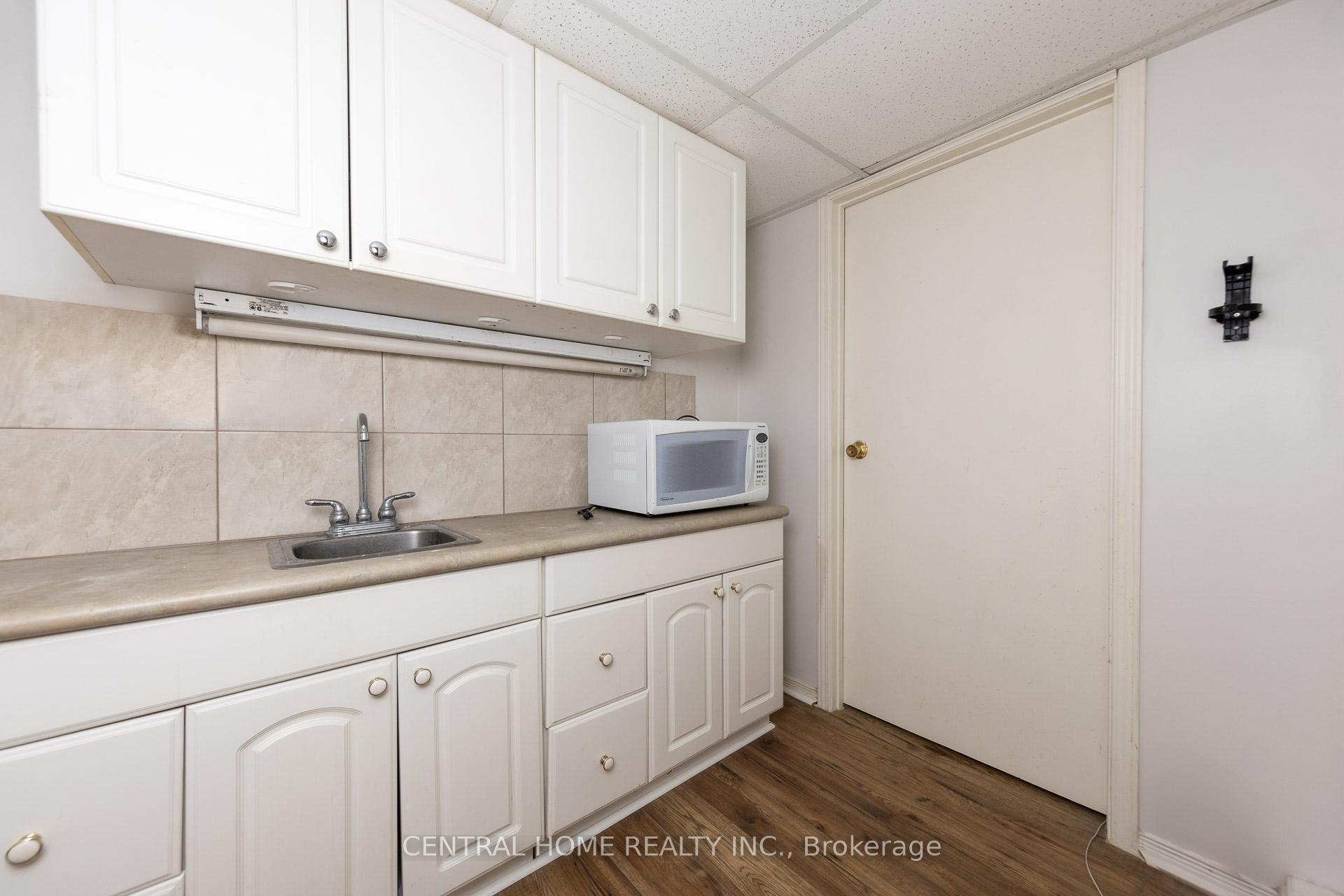 Photo 32 of 435 Stillmeadow Circle, Waterloo — HOMEH