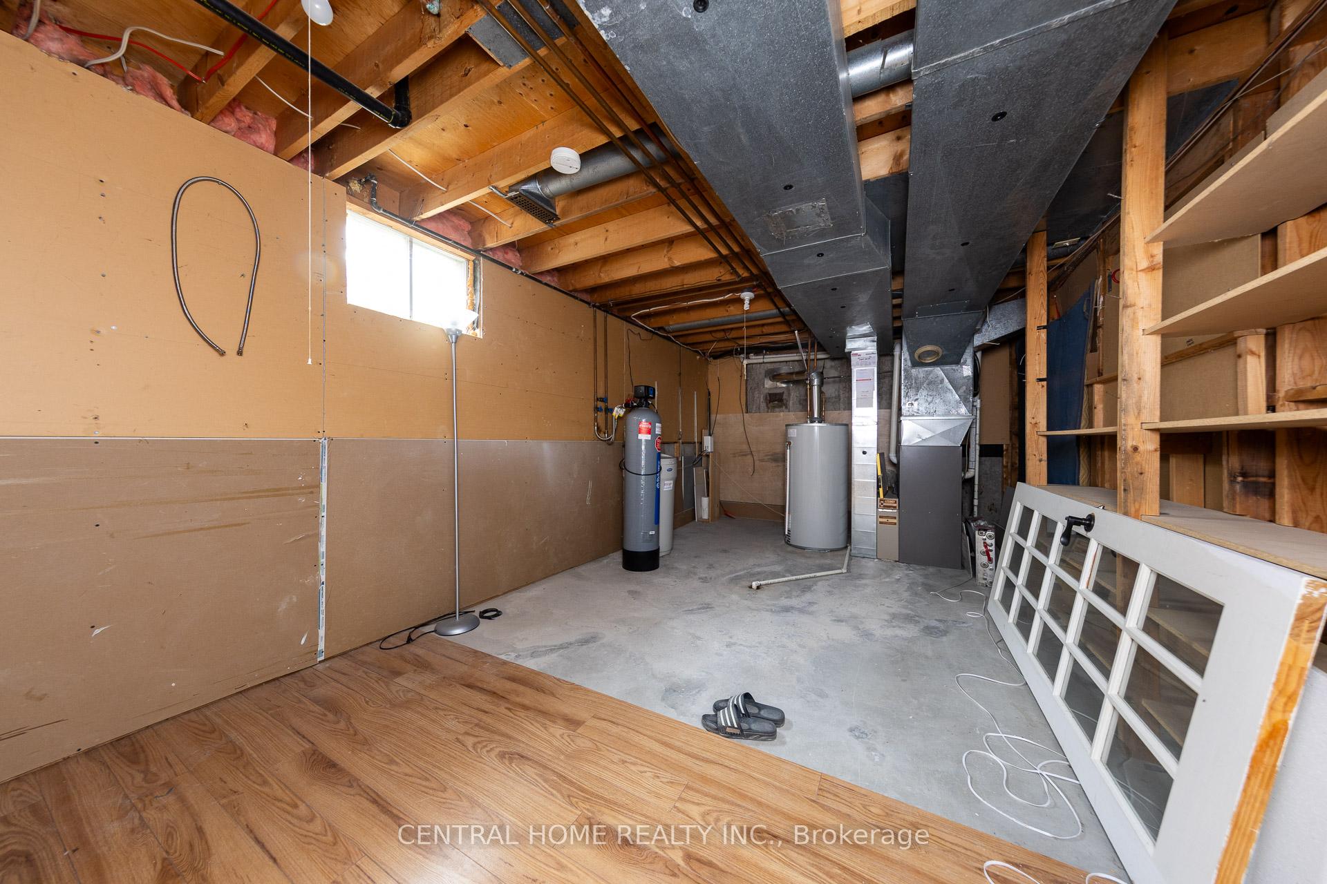 Photo 36 of 435 Stillmeadow Circle, Waterloo — HOMEH