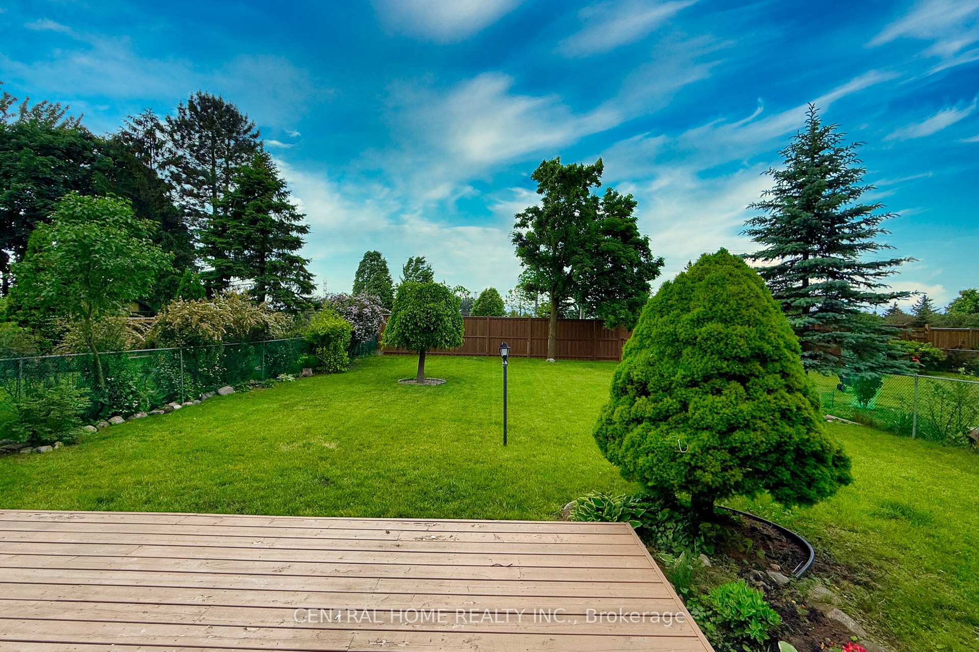 Photo 37 of 435 Stillmeadow Circle, Waterloo — HOMEH