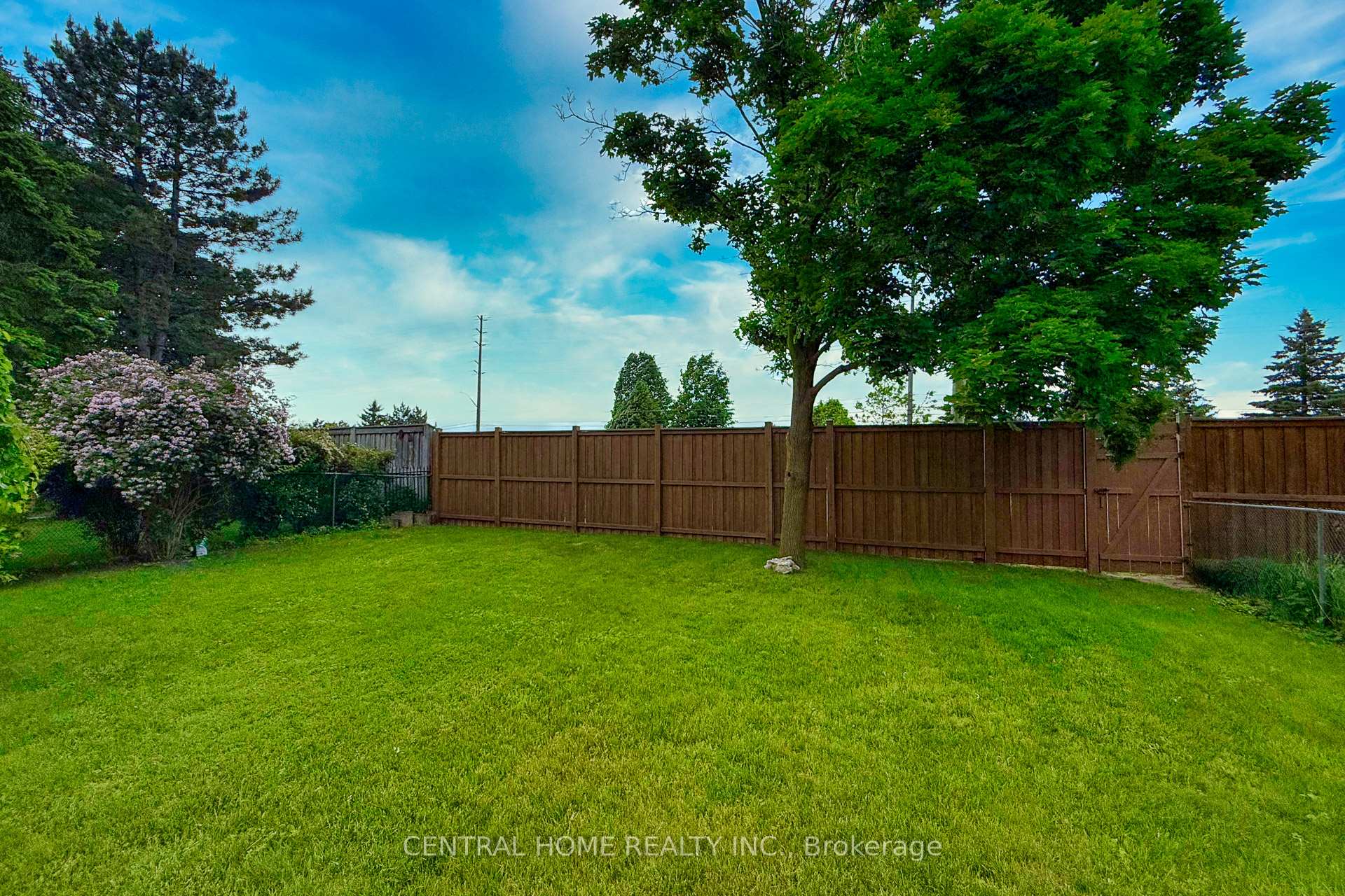 Photo 38 of 435 Stillmeadow Circle, Waterloo — HOMEH
