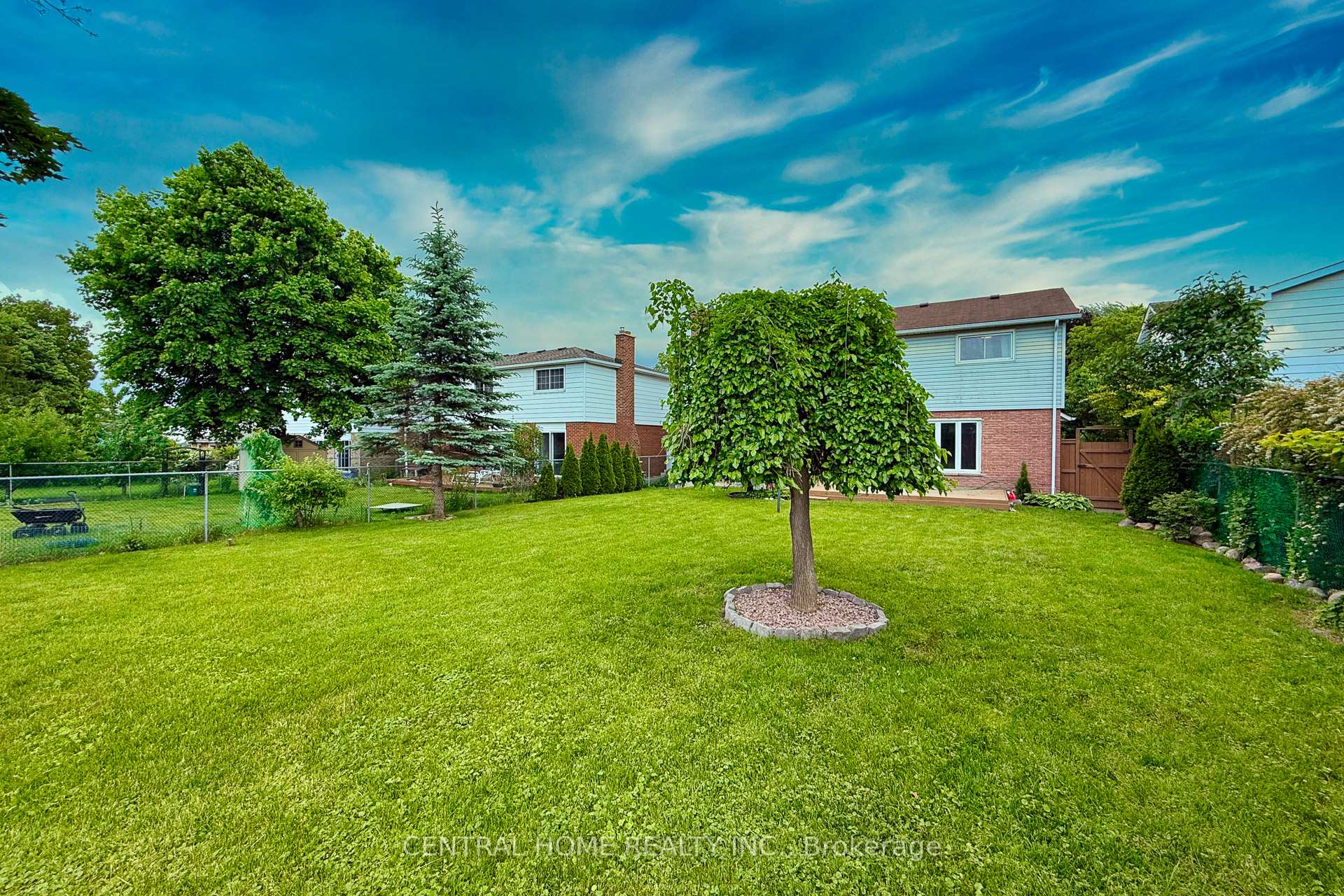 Photo 40 of 435 Stillmeadow Circle, Waterloo — HOMEH