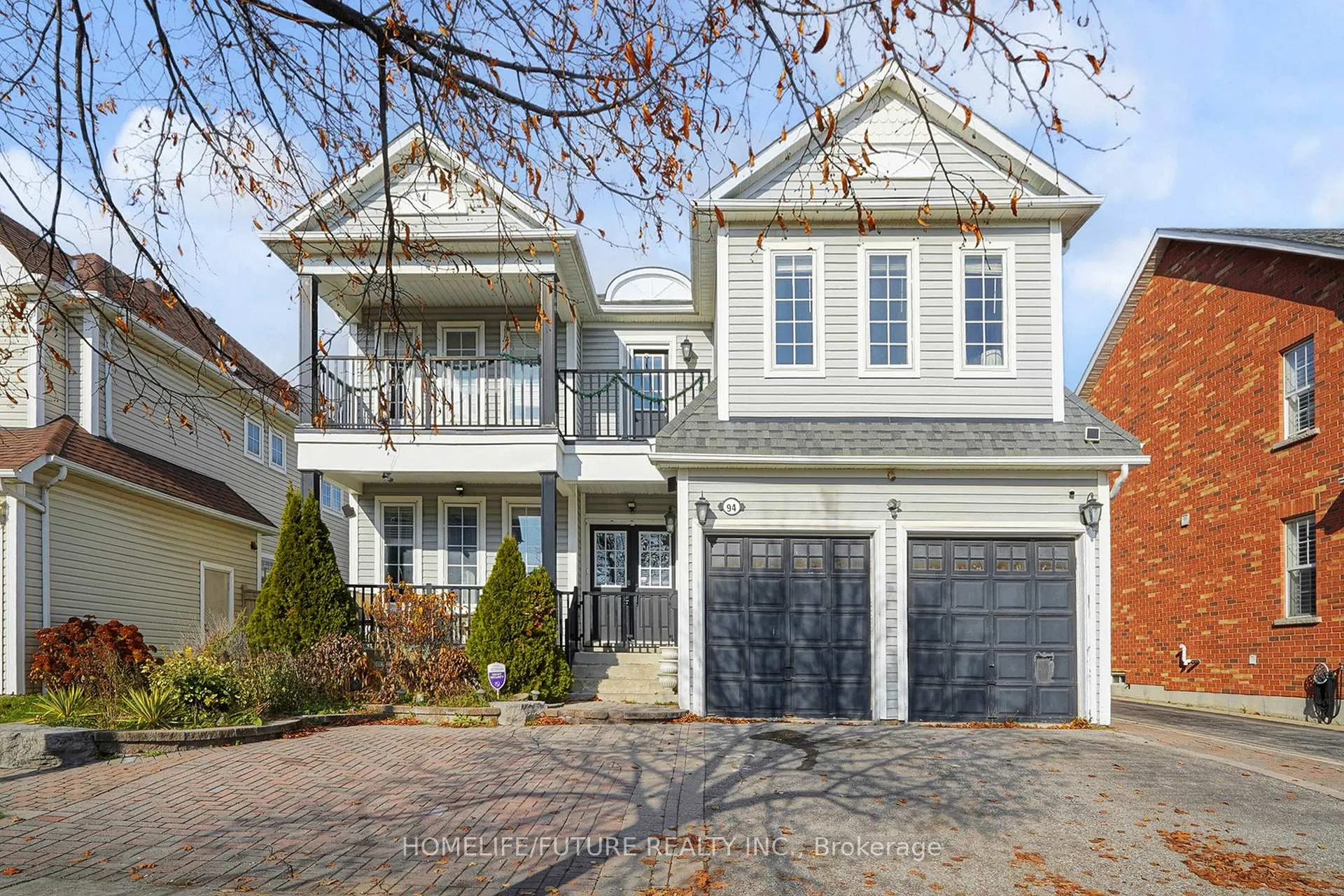 Photo 2 of 94 Carnwith Drive E, Whitby, Brooklin — HOMEH