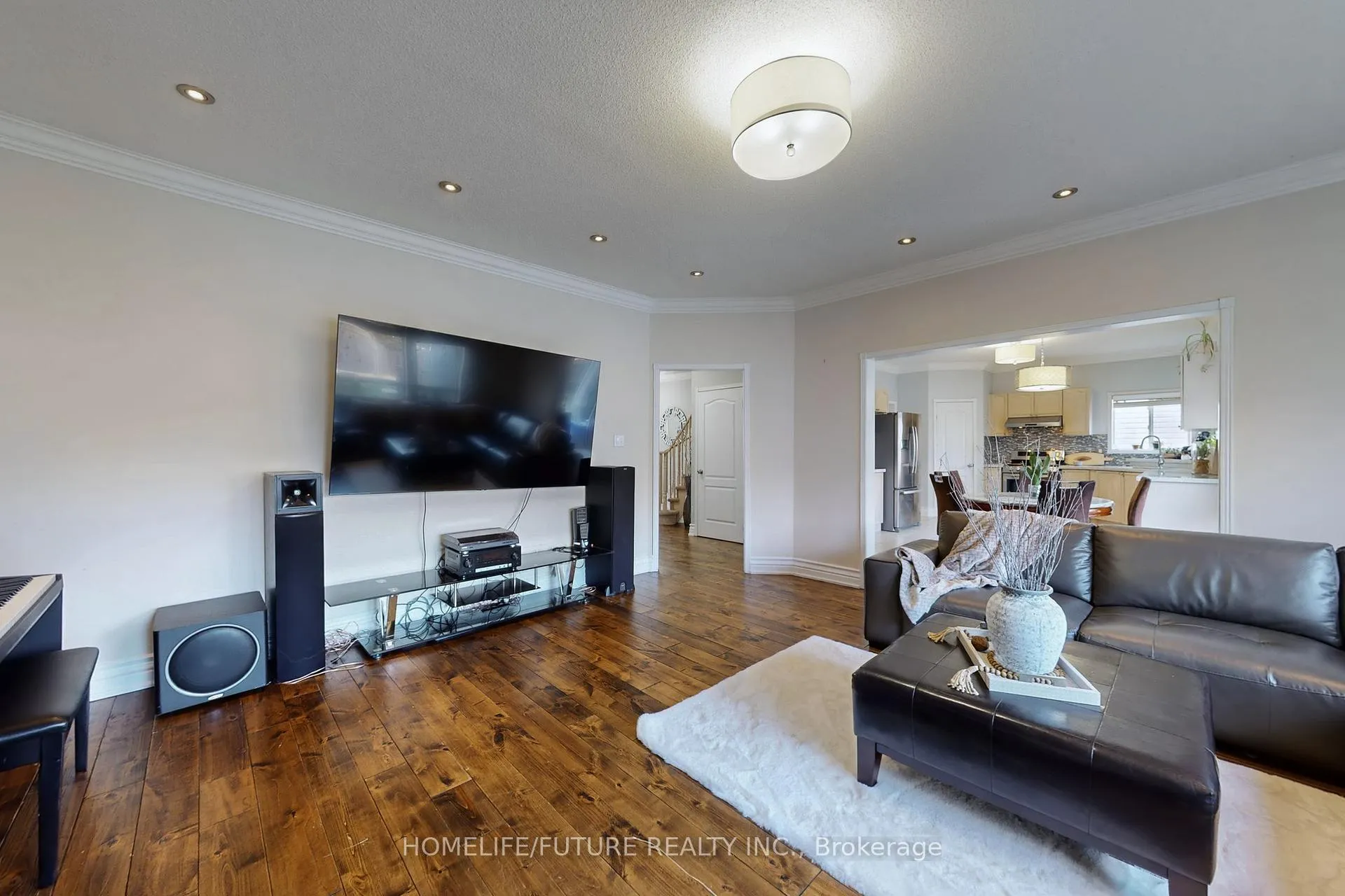 Photo 10 of 94 Carnwith Drive E, Whitby, Brooklin — HOMEH