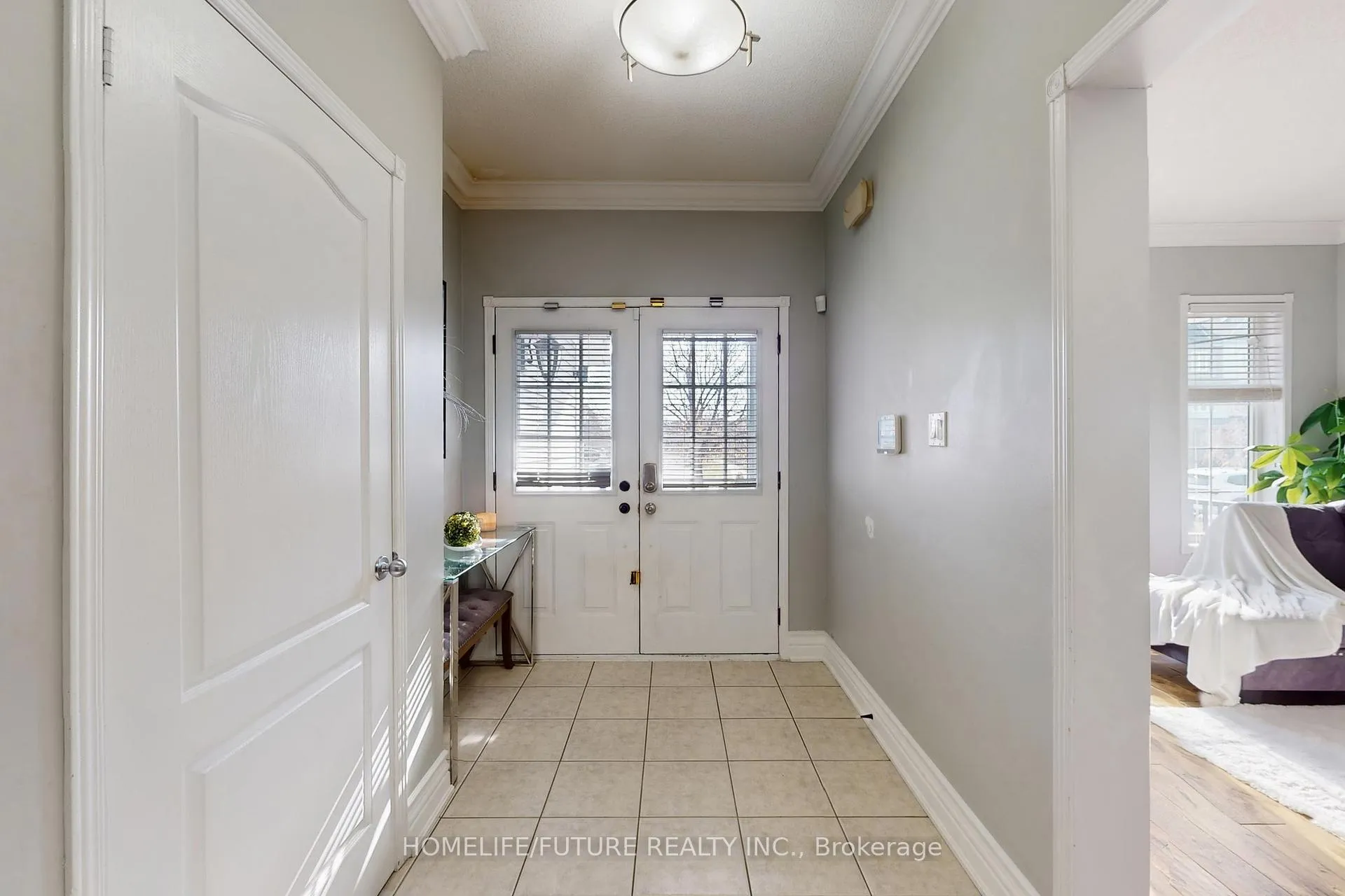 Photo 16 of 94 Carnwith Drive E, Whitby, Brooklin — HOMEH