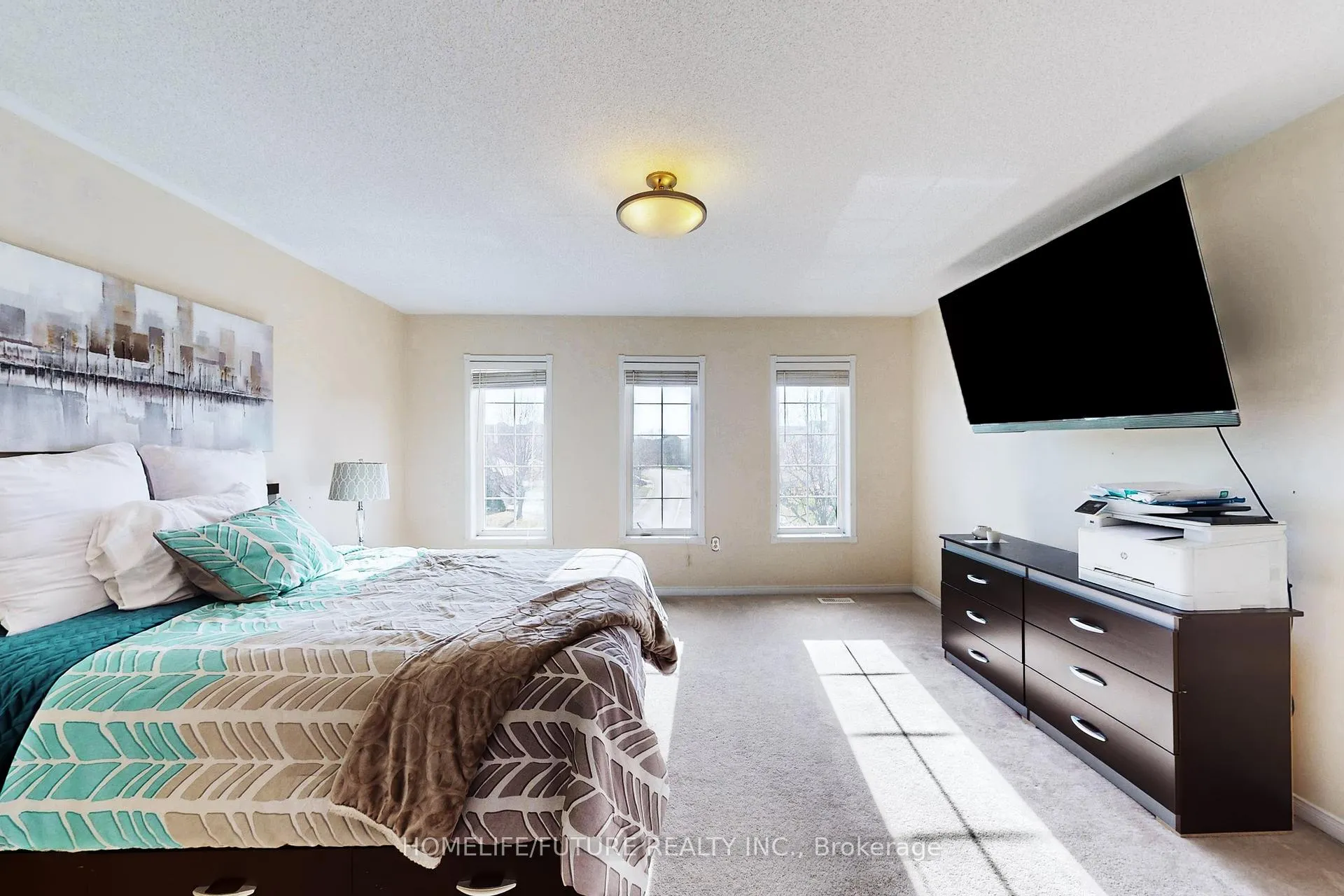 Photo 25 of 94 Carnwith Drive E, Whitby, Brooklin — HOMEH