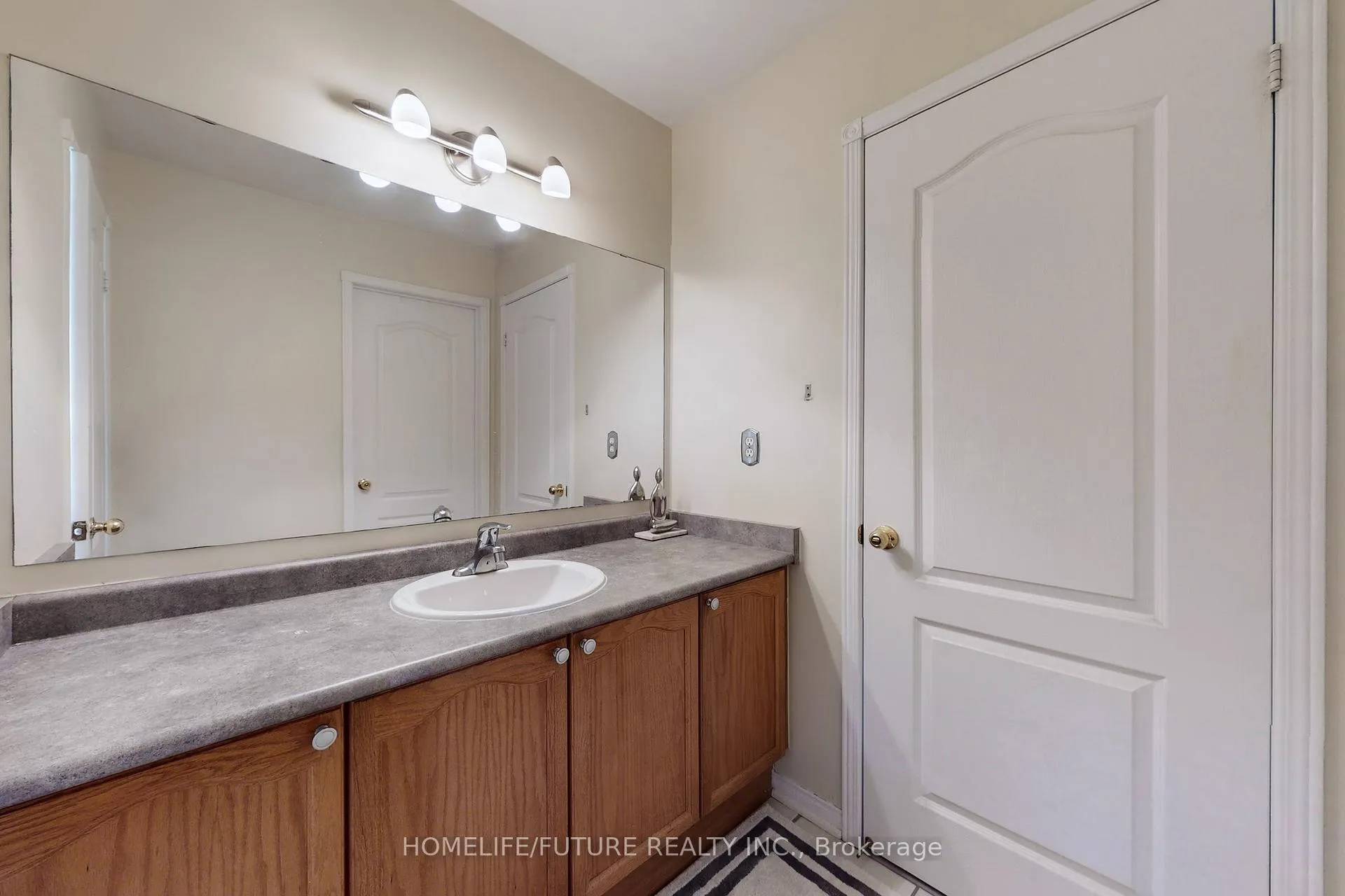 Photo 27 of 94 Carnwith Drive E, Whitby, Brooklin — HOMEH