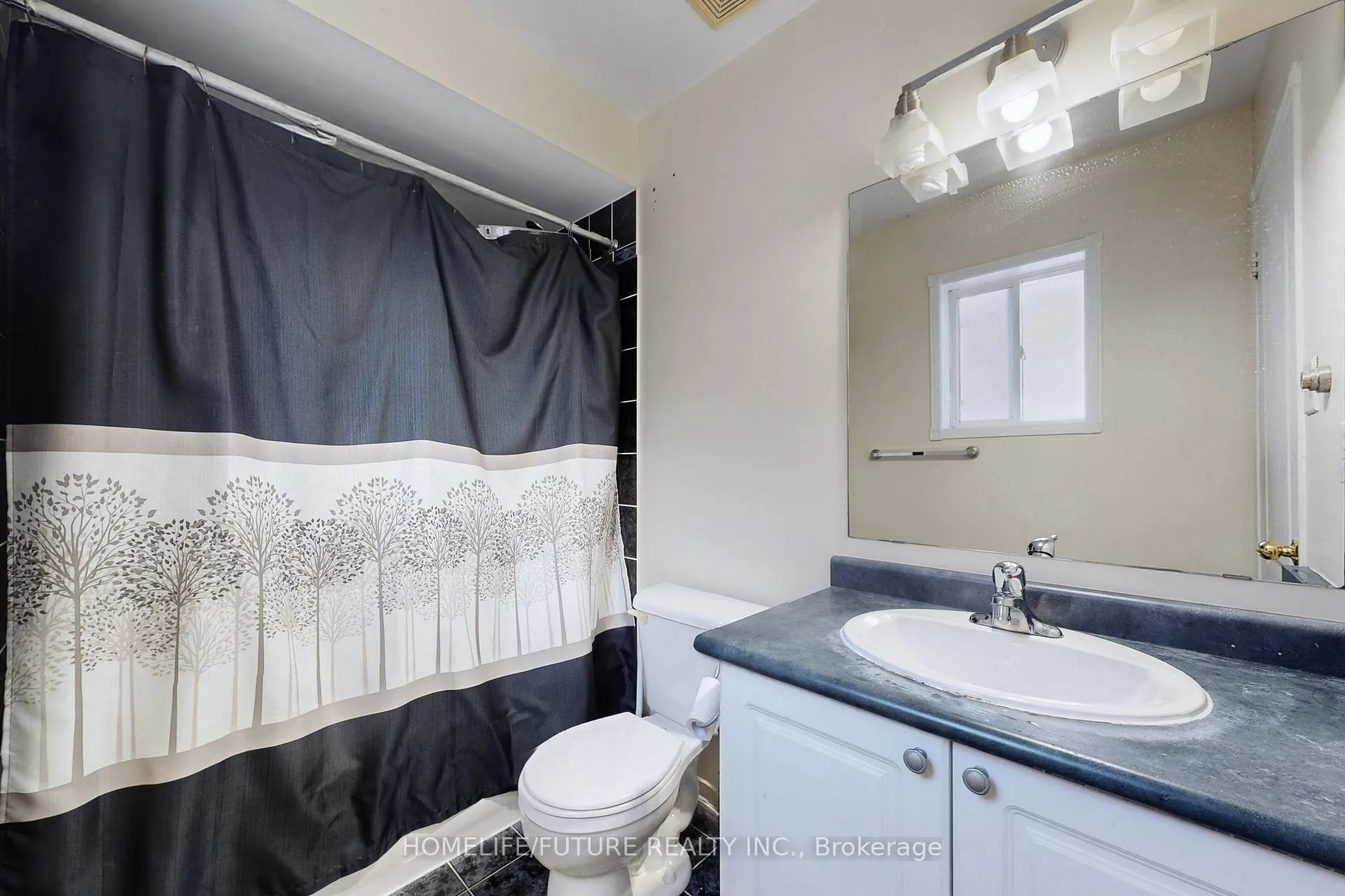 Photo 33 of 94 Carnwith Drive E, Whitby, Brooklin — HOMEH