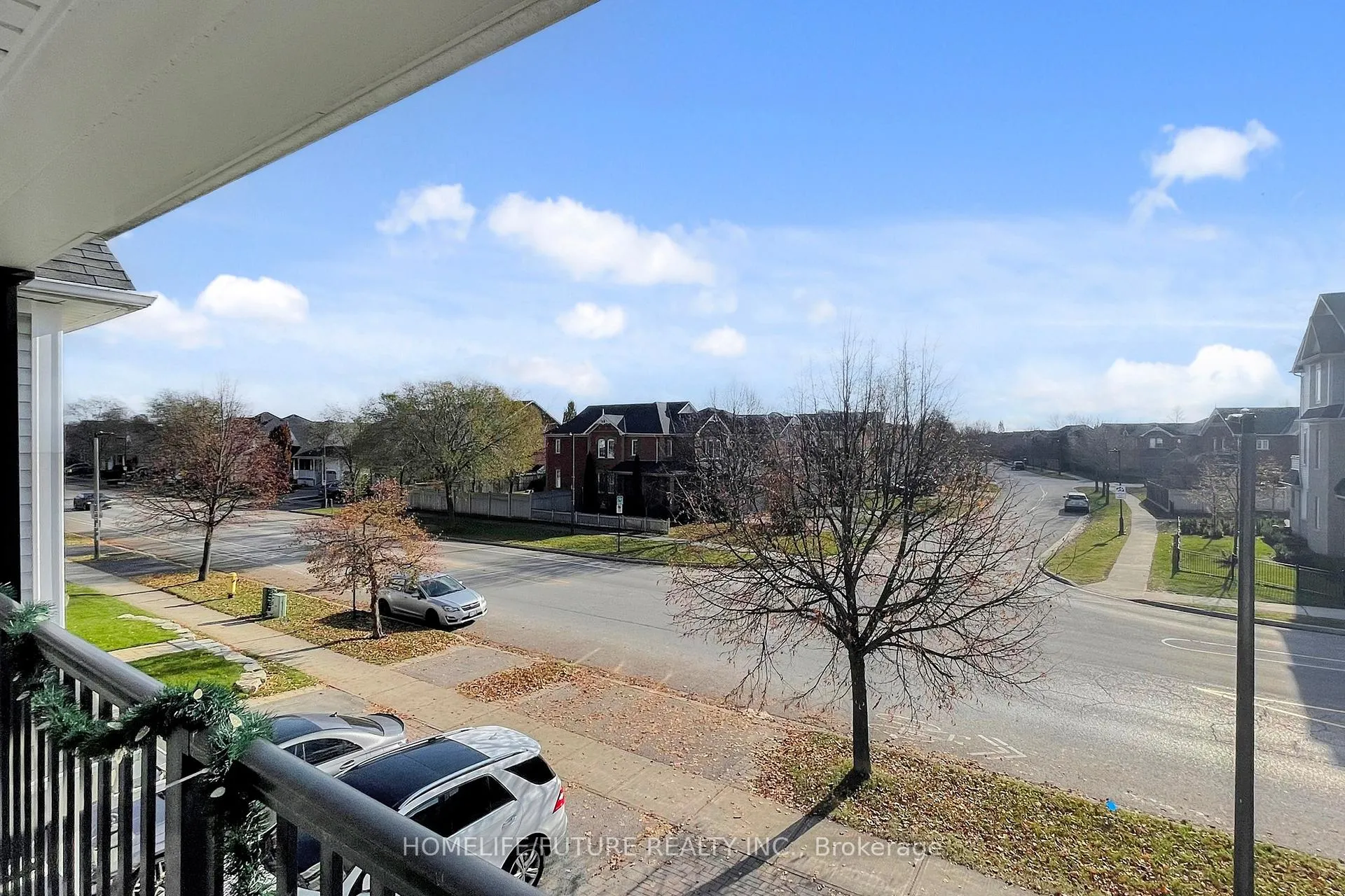 Photo 42 of 94 Carnwith Drive E, Whitby, Brooklin — HOMEH
