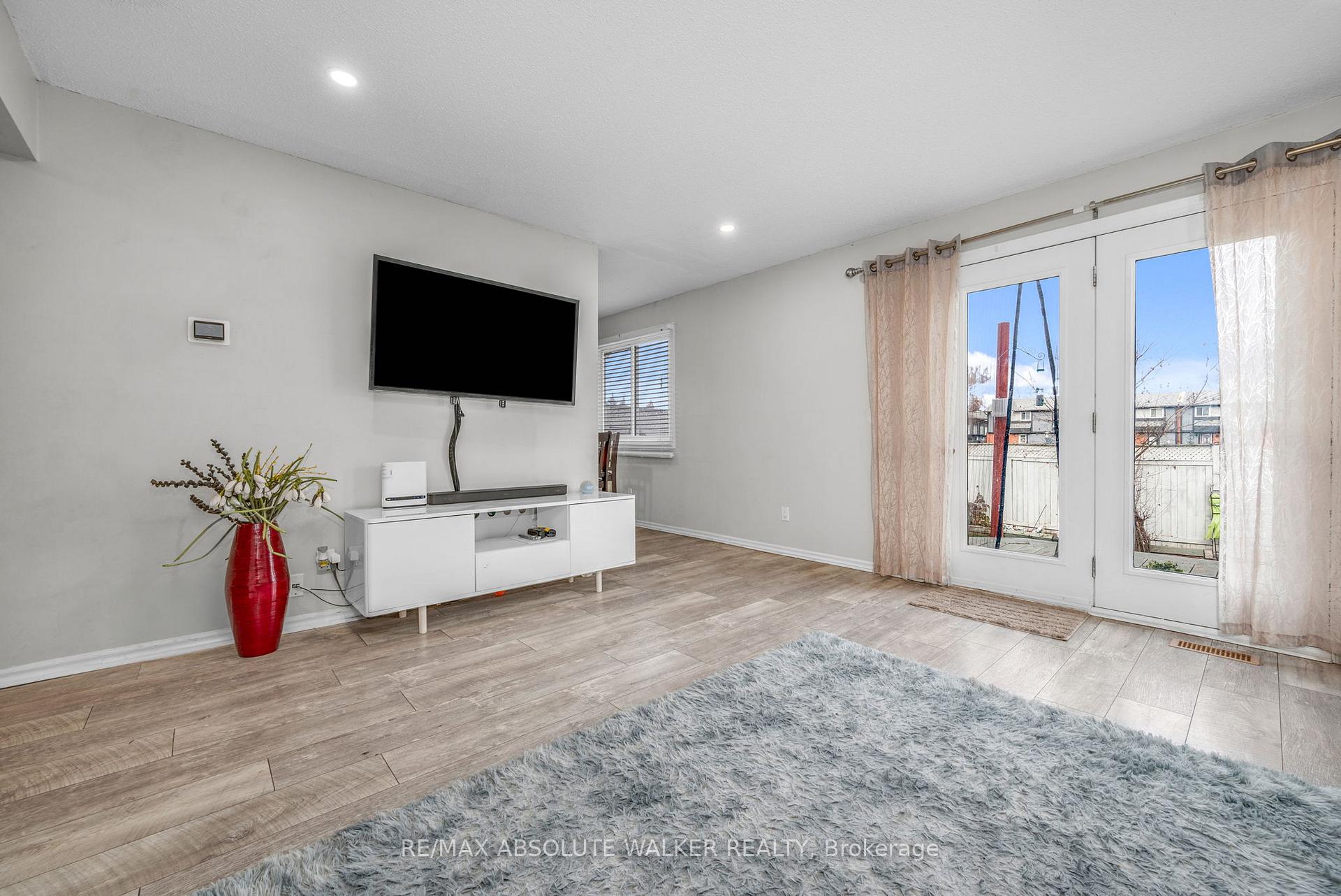 Photo 3 of 89 Tarquin Crescent, Ottawa, Westcliffe Estates — HOMEH
