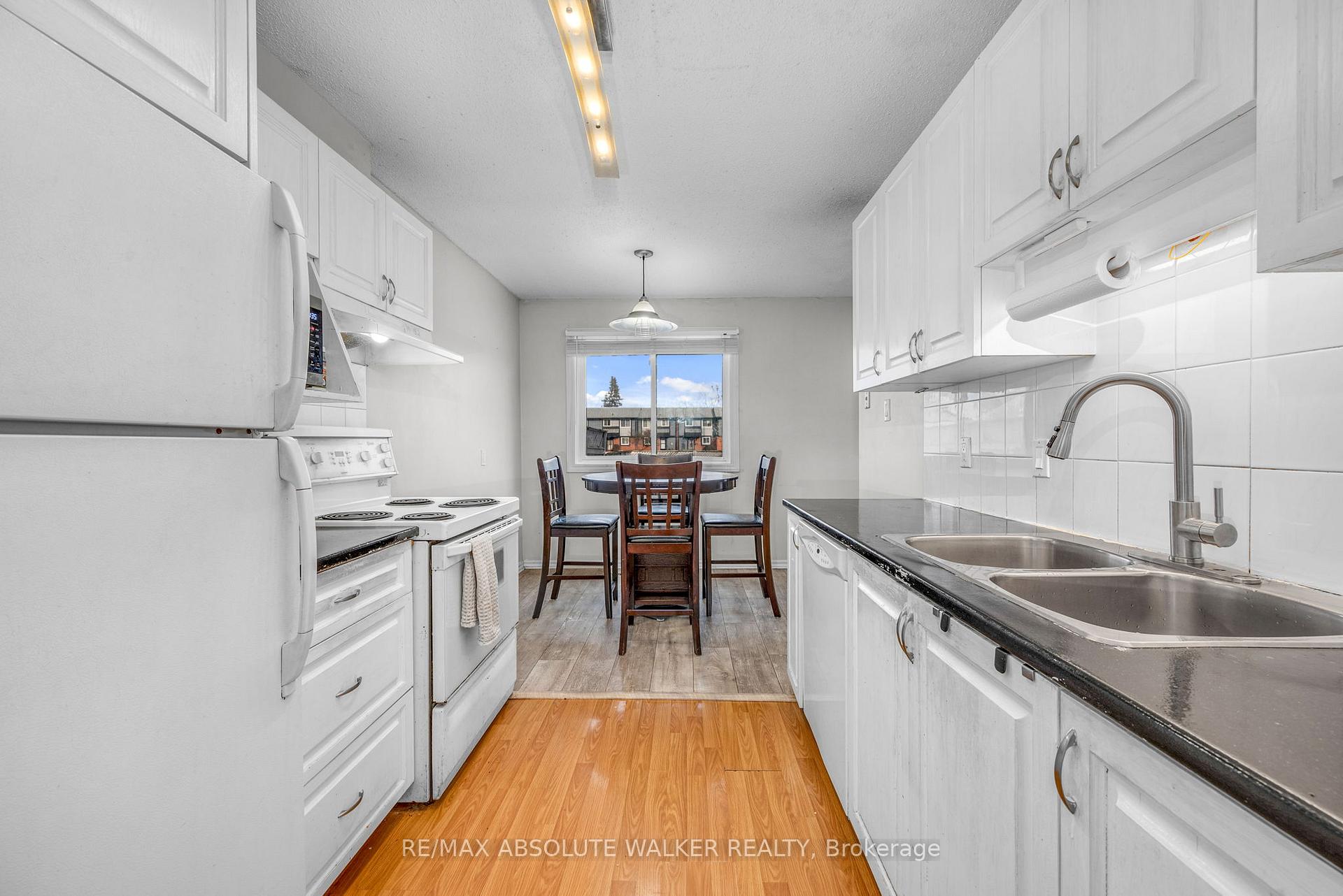 Photo 9 of 89 Tarquin Crescent, Ottawa, Westcliffe Estates — HOMEH