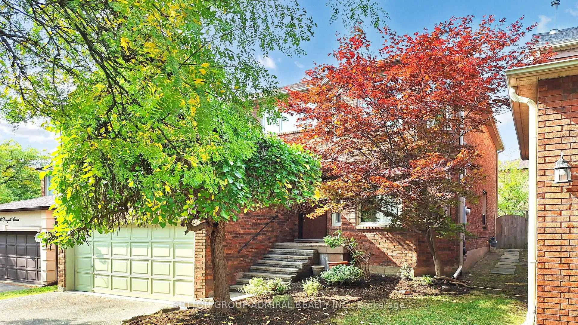 Photo 2 of 6 Mcdougall Court, Vaughan, Uplands — HOMEH