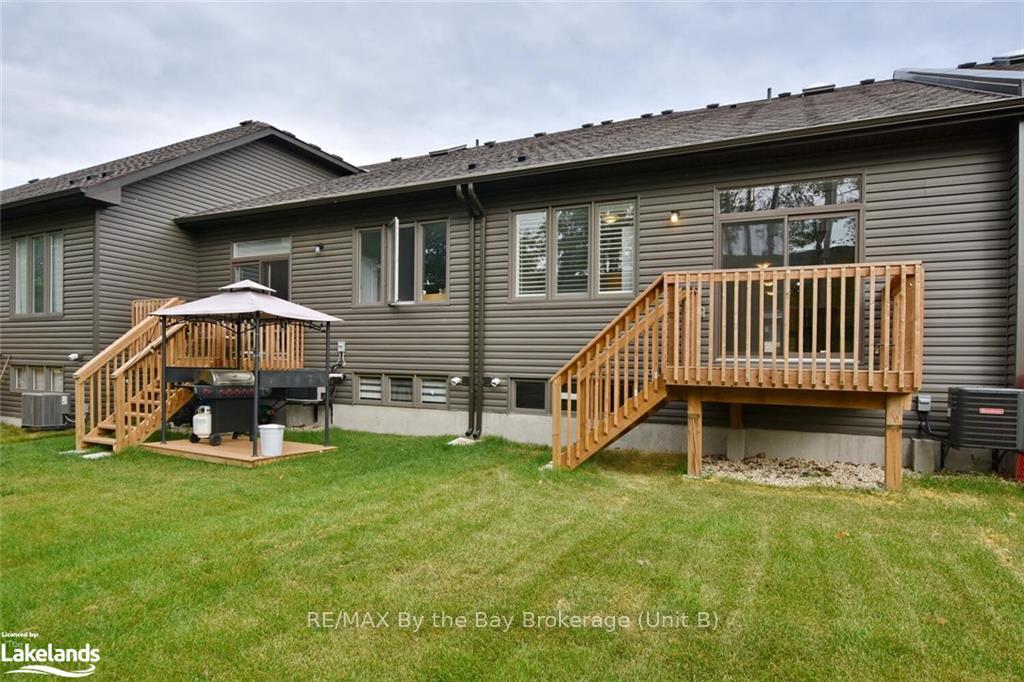 Photo 3 of 17 Eberhardt Drive, Wasaga Beach — HOMEH