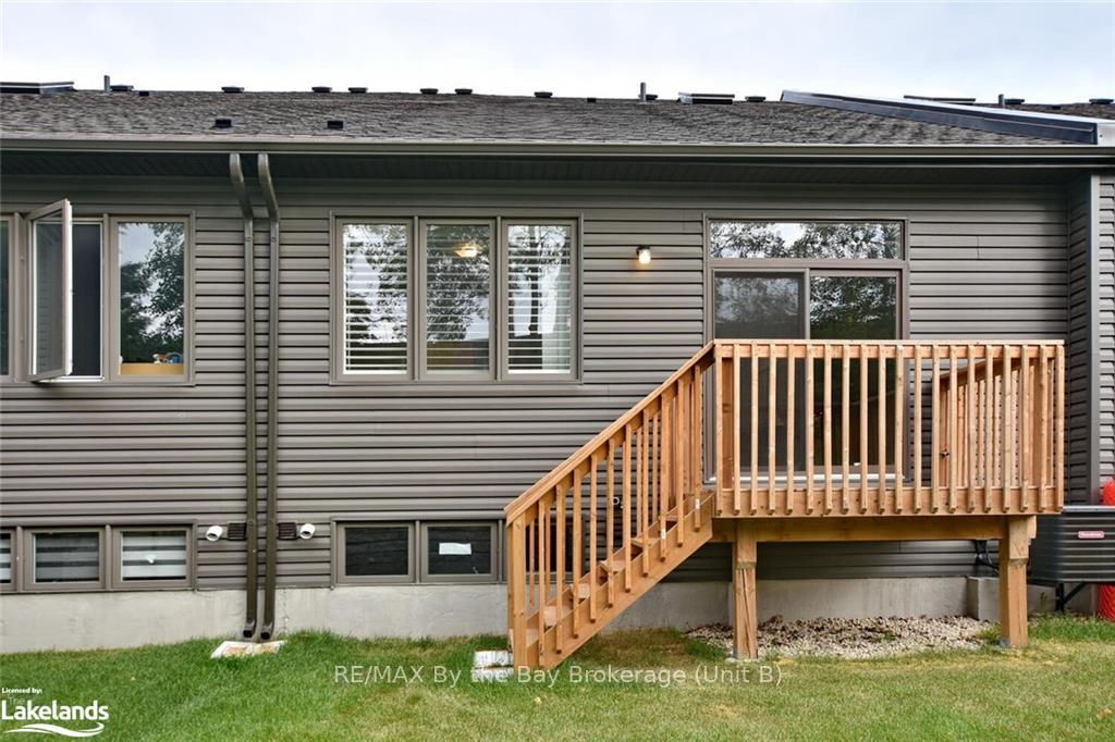 Photo 4 of 17 Eberhardt Drive, Wasaga Beach — HOMEH