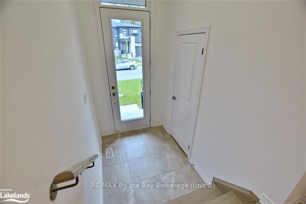 Photo 9 of 17 Eberhardt Drive, Wasaga Beach — HOMEH