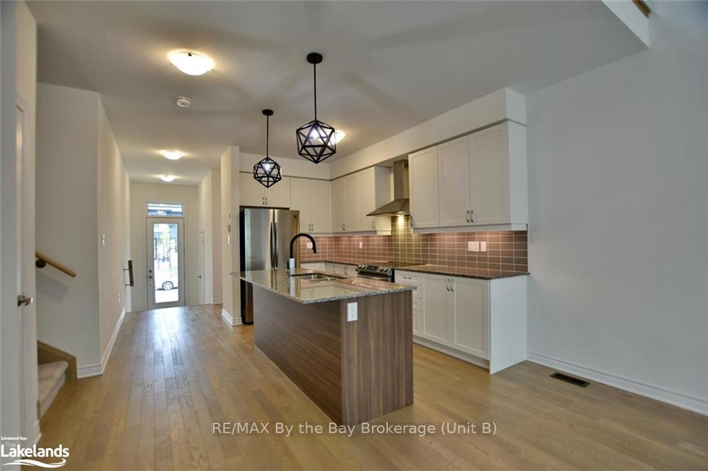 Photo 11 of 17 Eberhardt Drive, Wasaga Beach — HOMEH