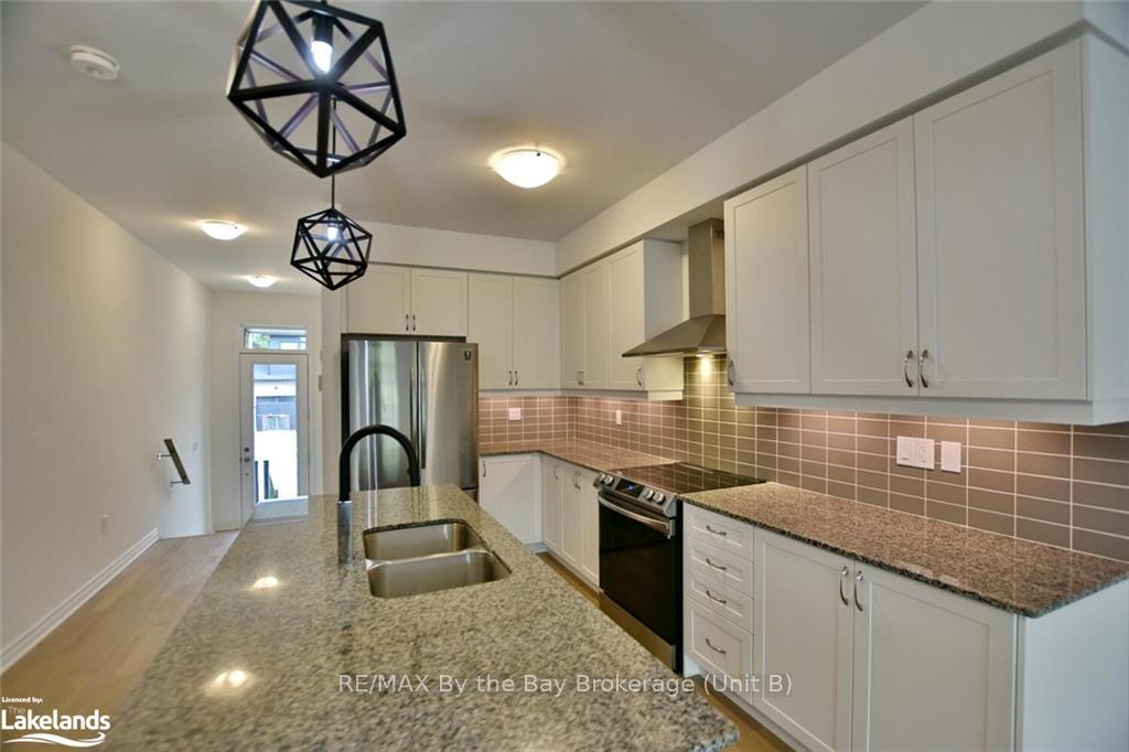 Photo 14 of 17 Eberhardt Drive, Wasaga Beach — HOMEH
