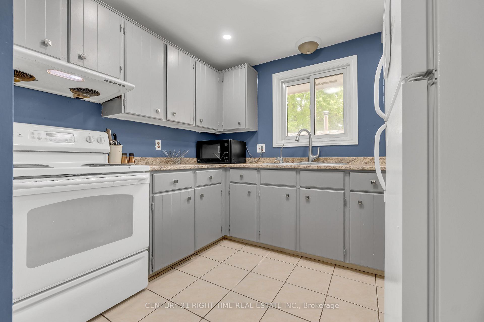 Photo 12 of 445 Drummerhill Crescent, Waterloo — HOMEH