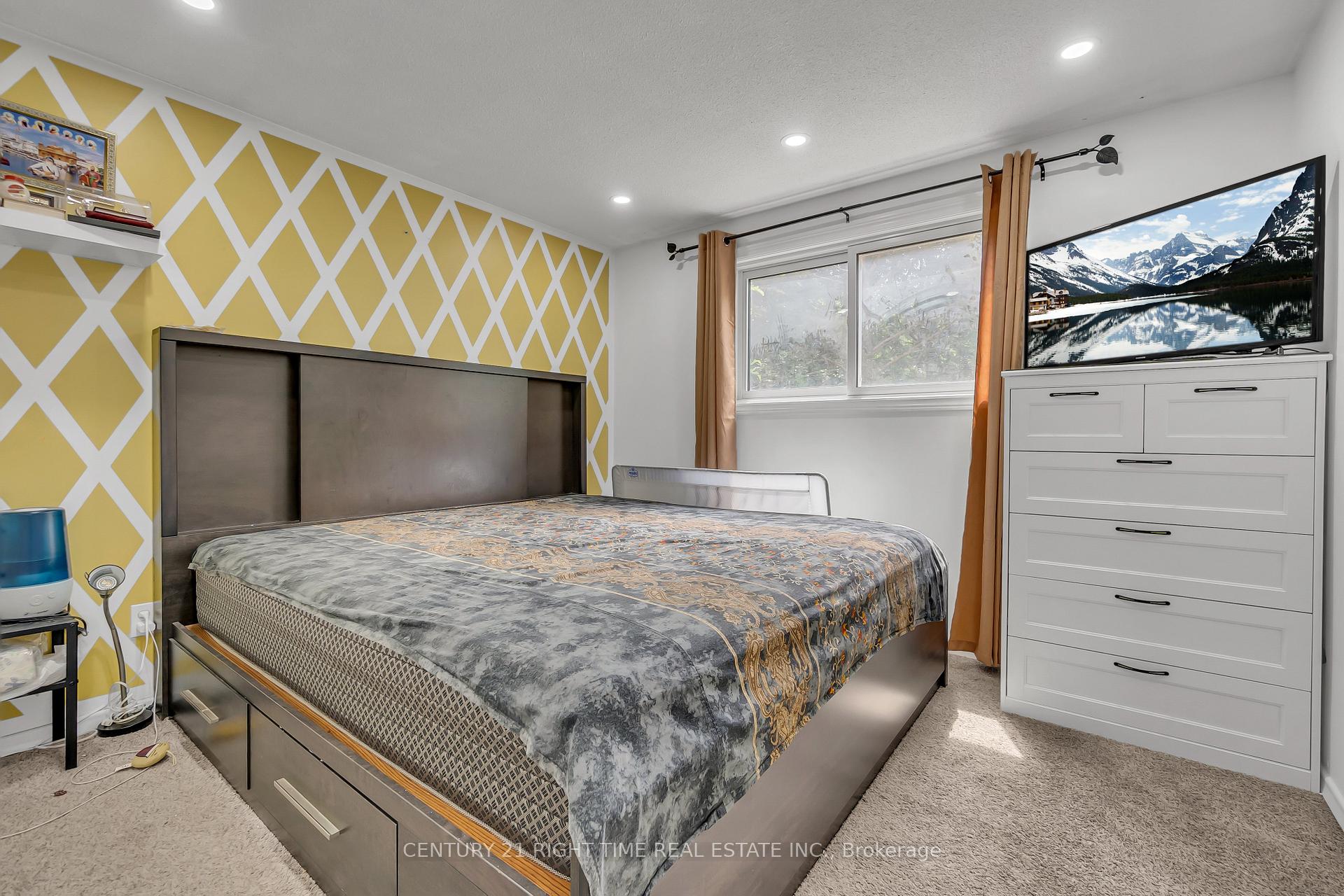 Photo 16 of 445 Drummerhill Crescent, Waterloo — HOMEH